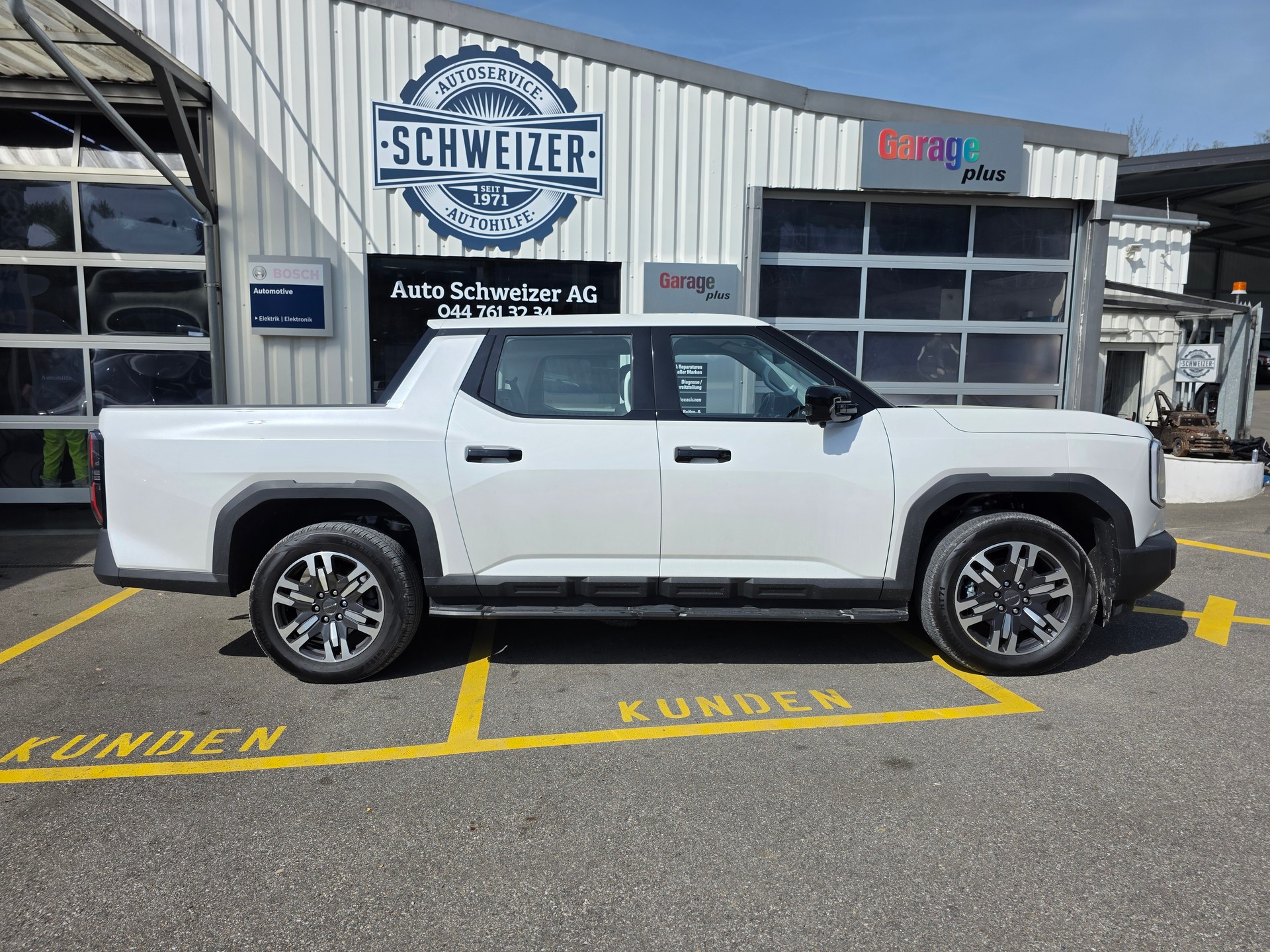 MAXUS eTerron 9 102kWh Luxury-image-1