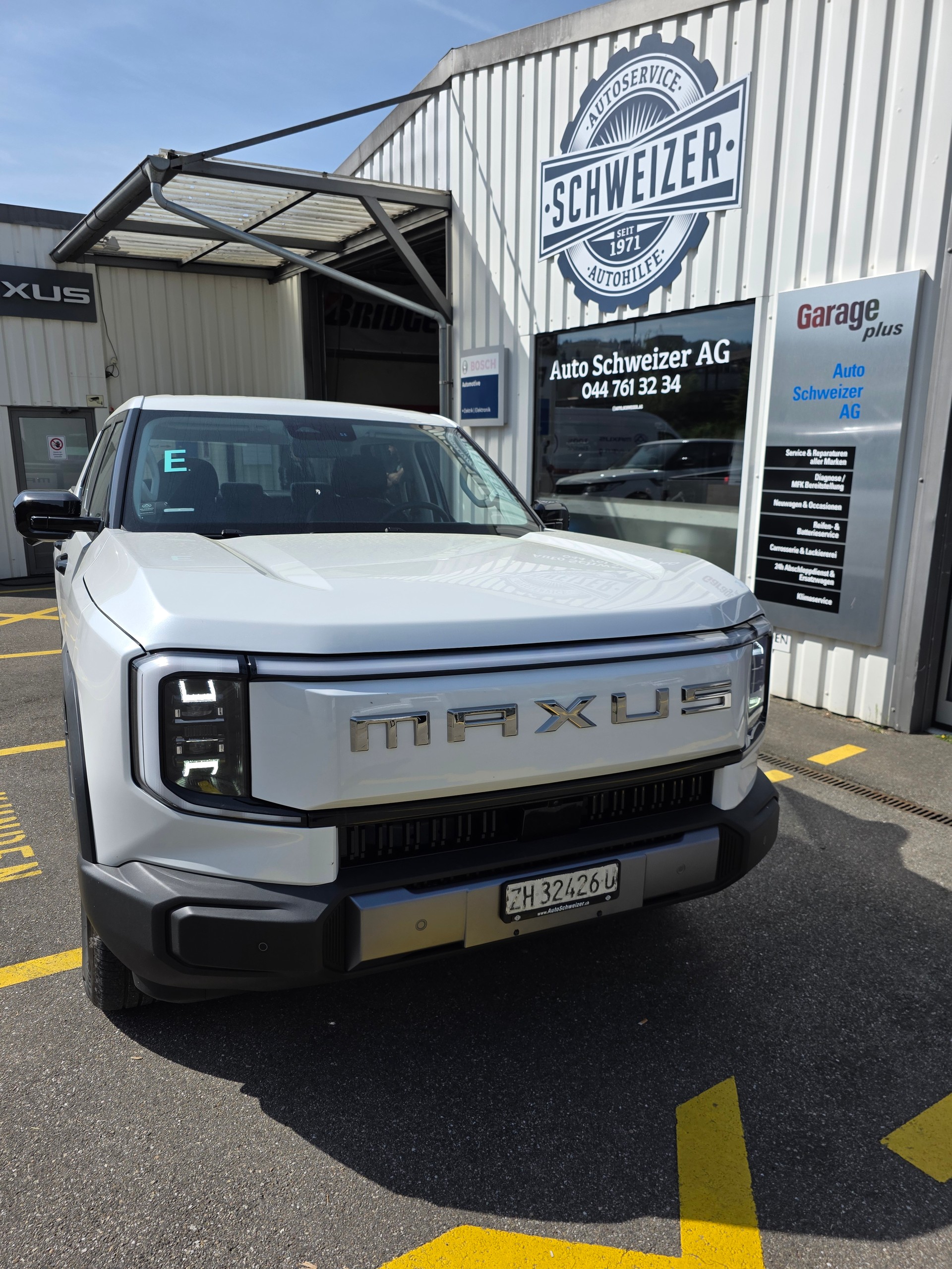 MAXUS eTerron 9 102kWh Luxury-image-2