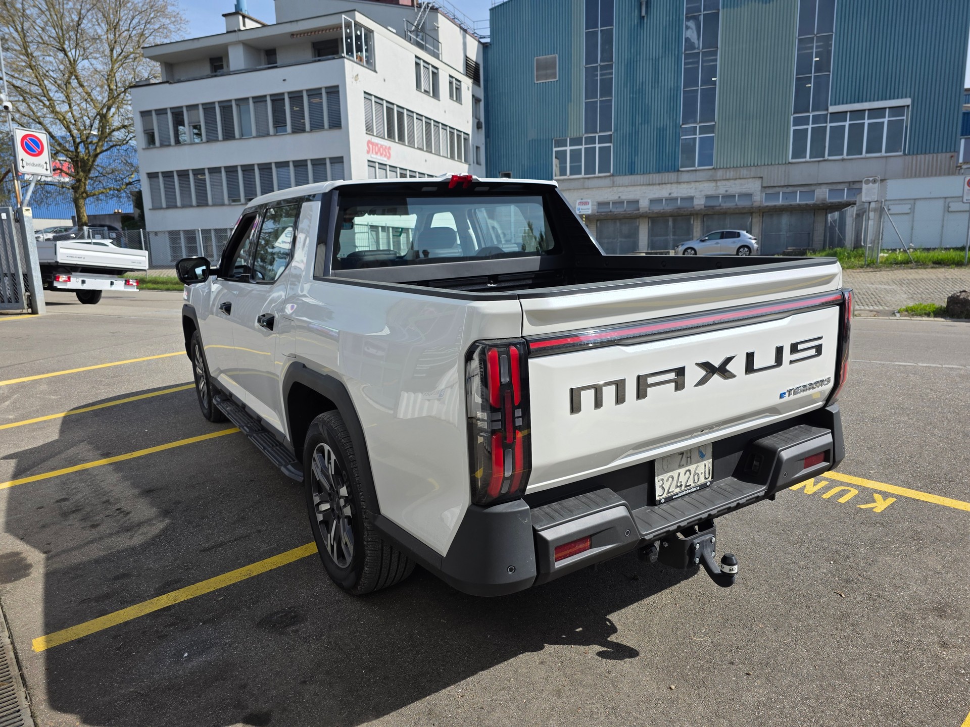 MAXUS eTerron 9 102kWh Luxury-image-4