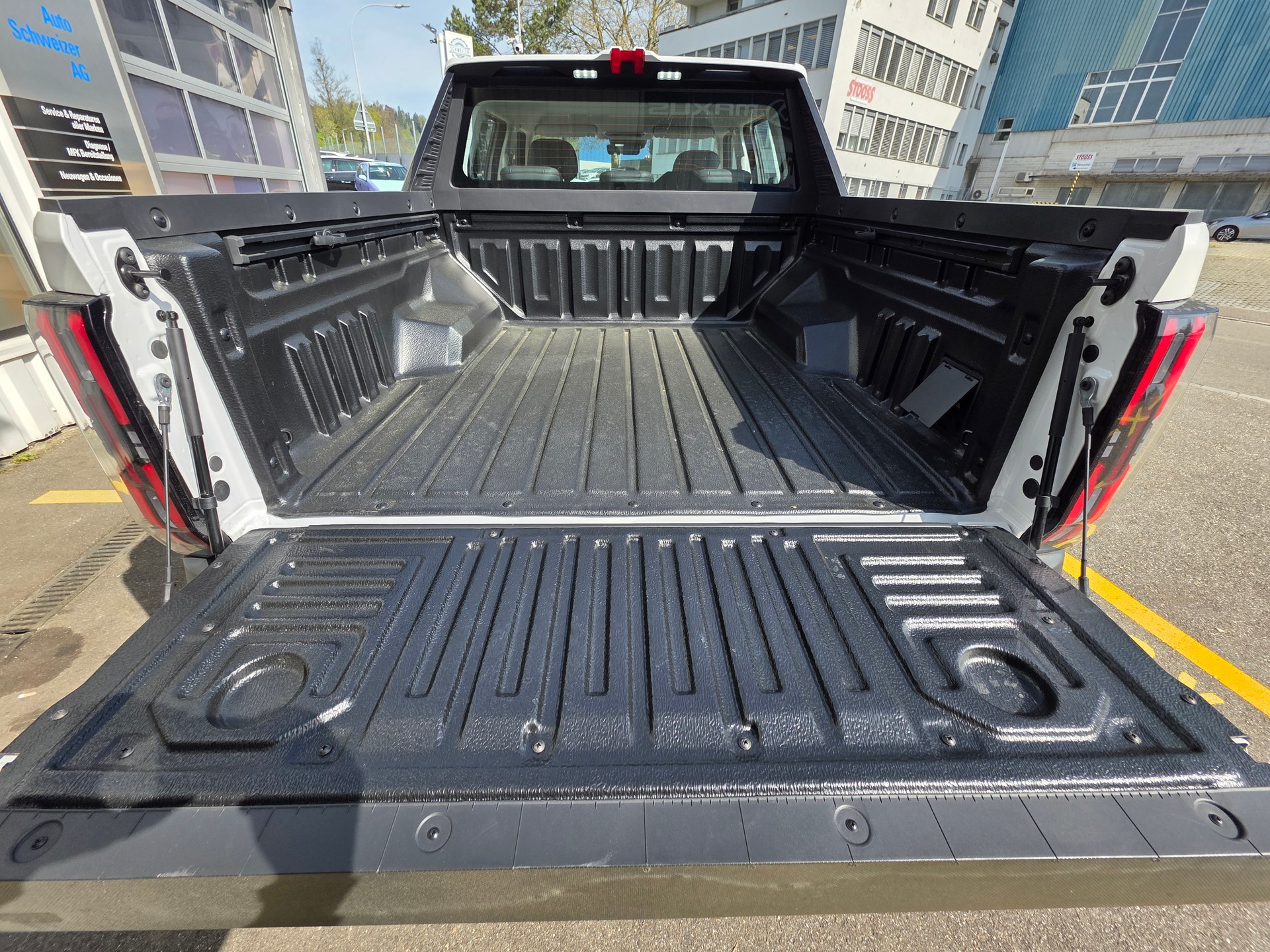 MAXUS eTerron 9 102kWh Luxury-image-6