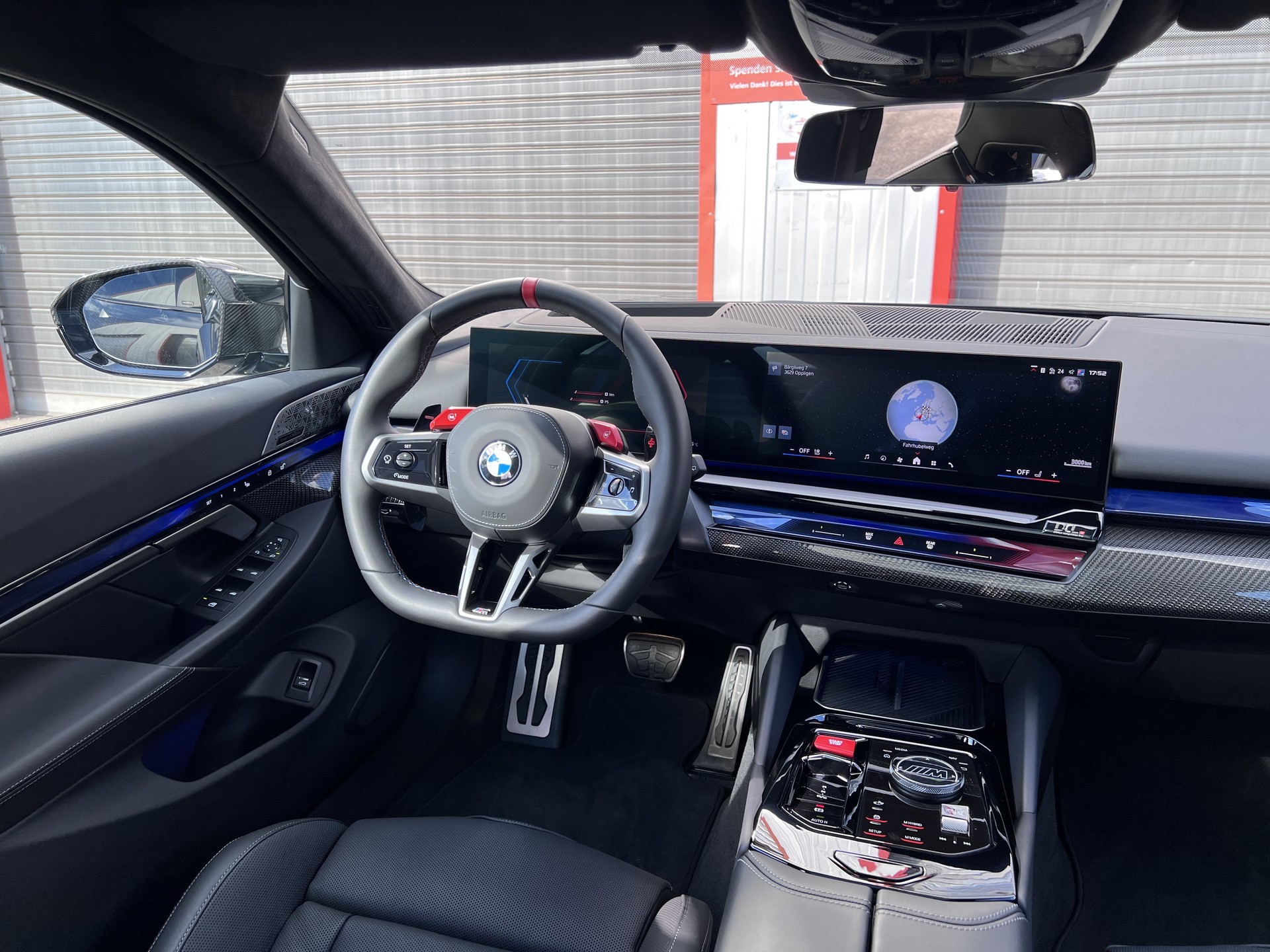 BMW M5 xDrive Touring-image-4