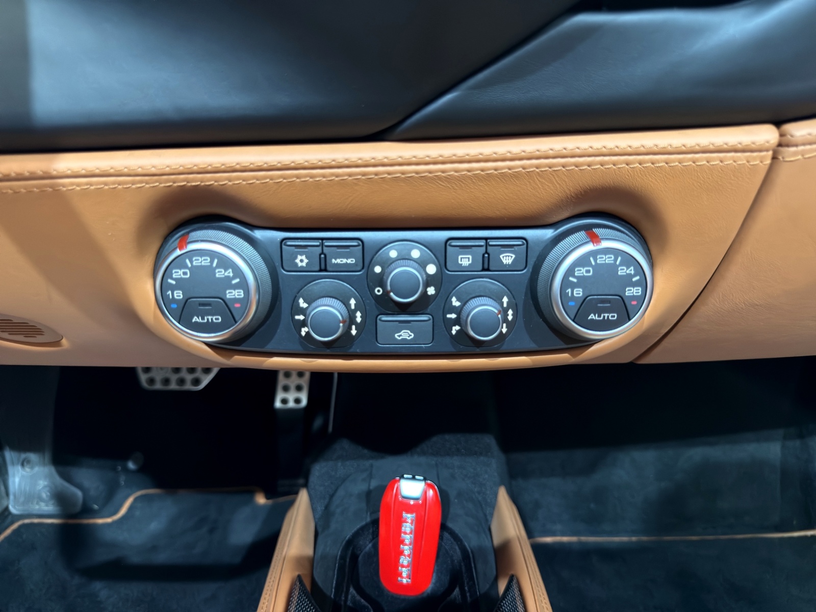 FERRARI 488 Spider 3.9 V8-image-8