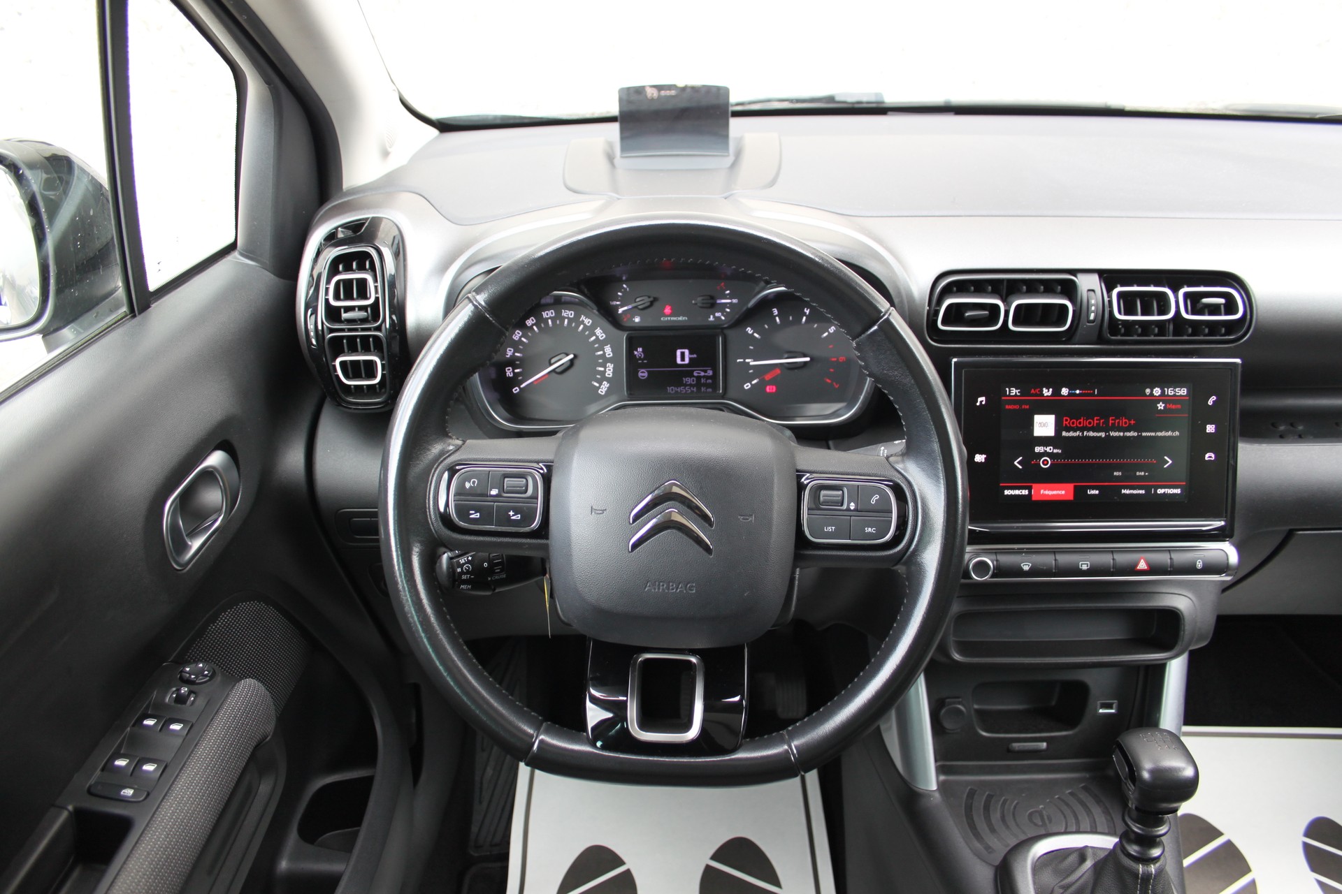 CITROEN C3 Aircross 1.2i PureTech Feel-image-8