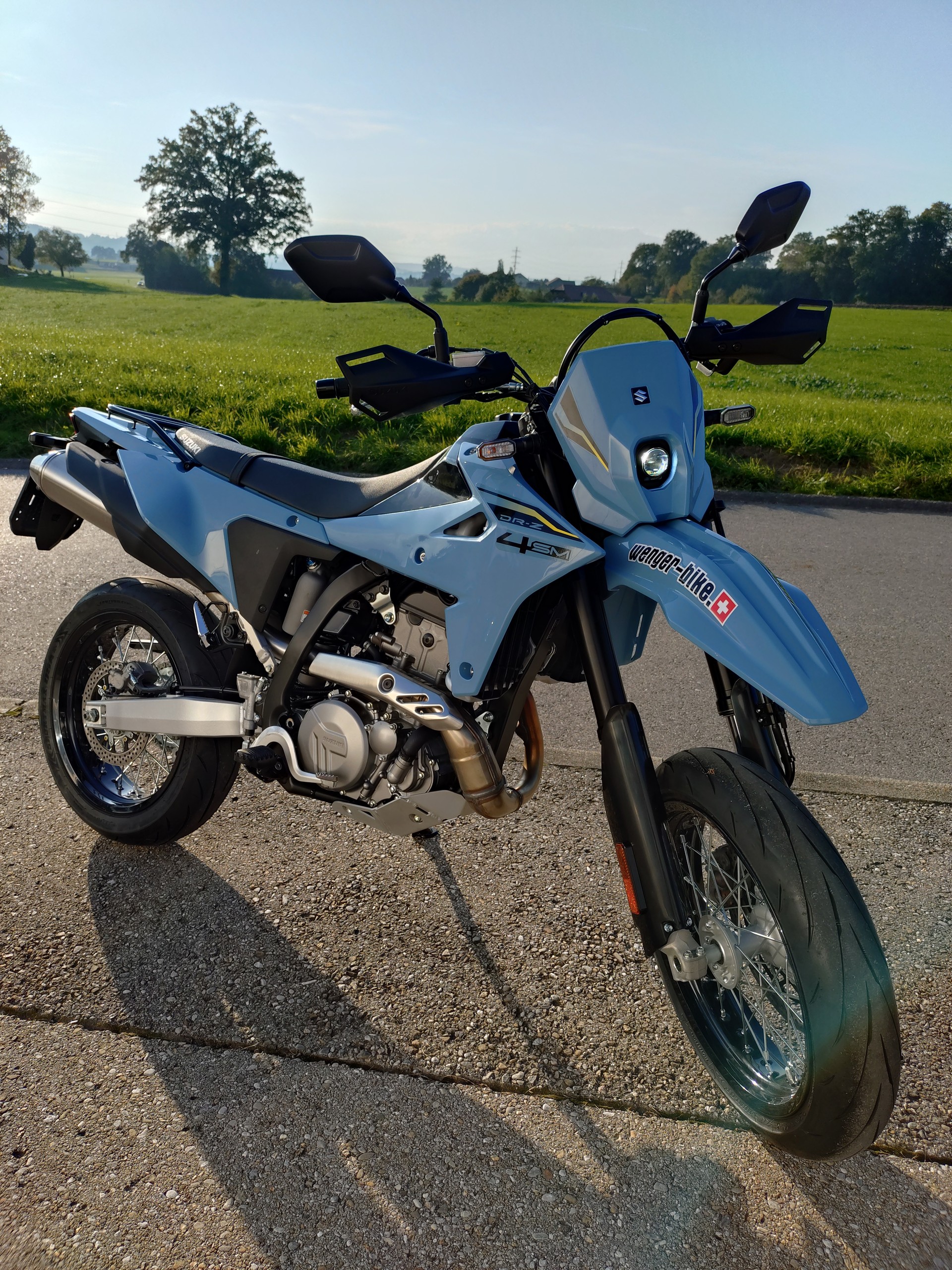 SUZUKI DR-Z4SM-image-1