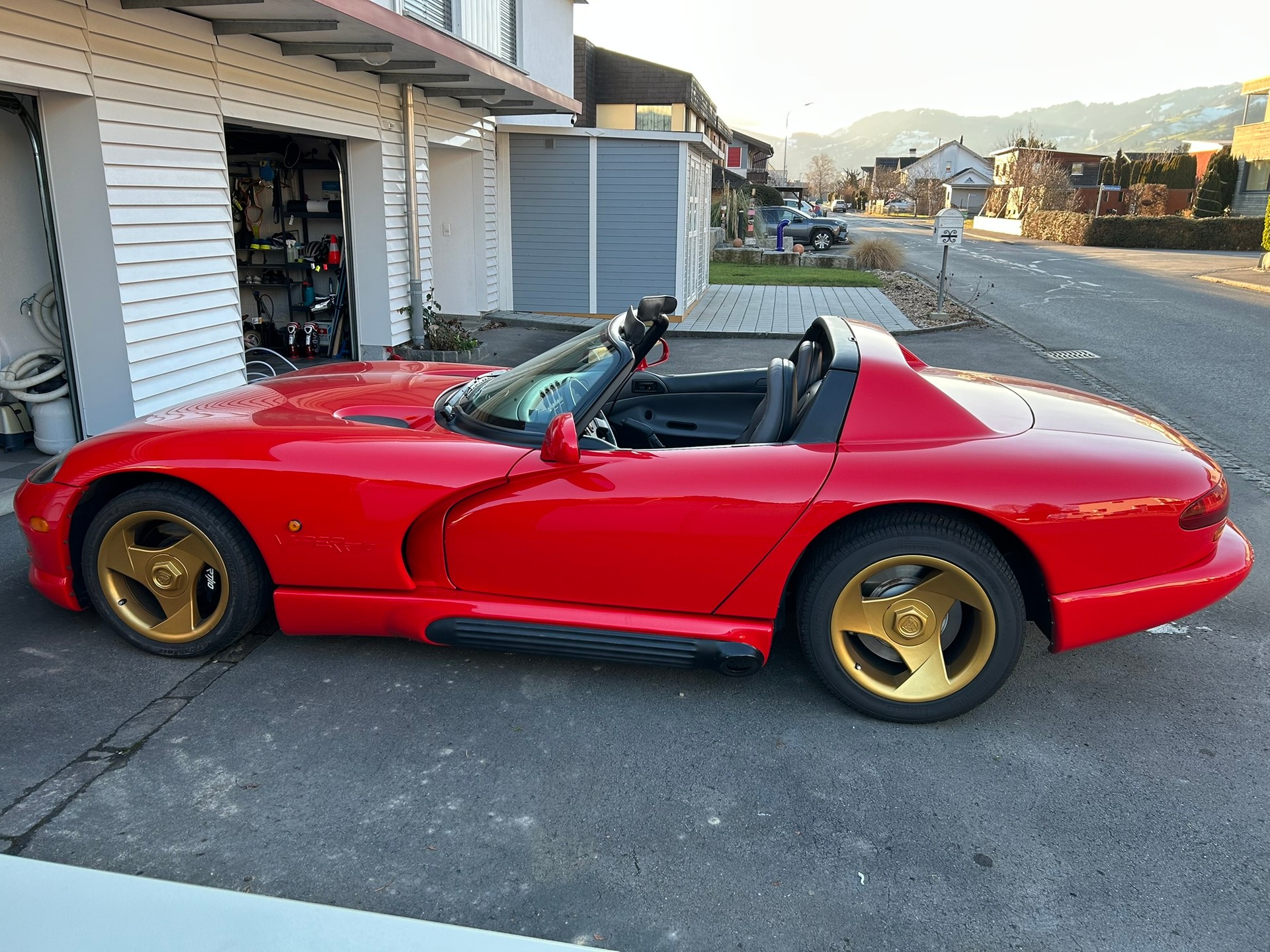 CHRYSLER Viper RT/10-image-1