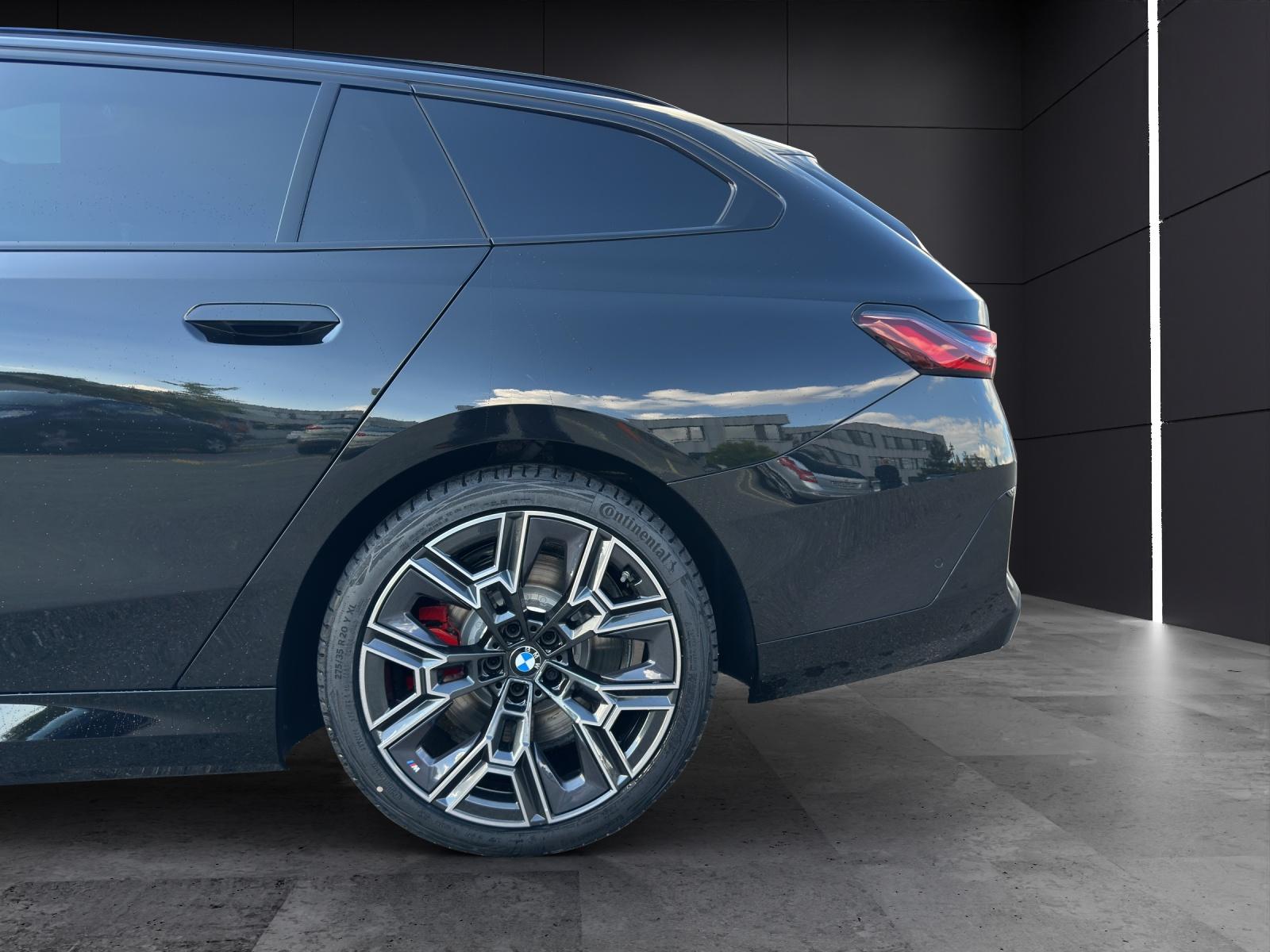 BMW 550e xDrive Touring-image-15