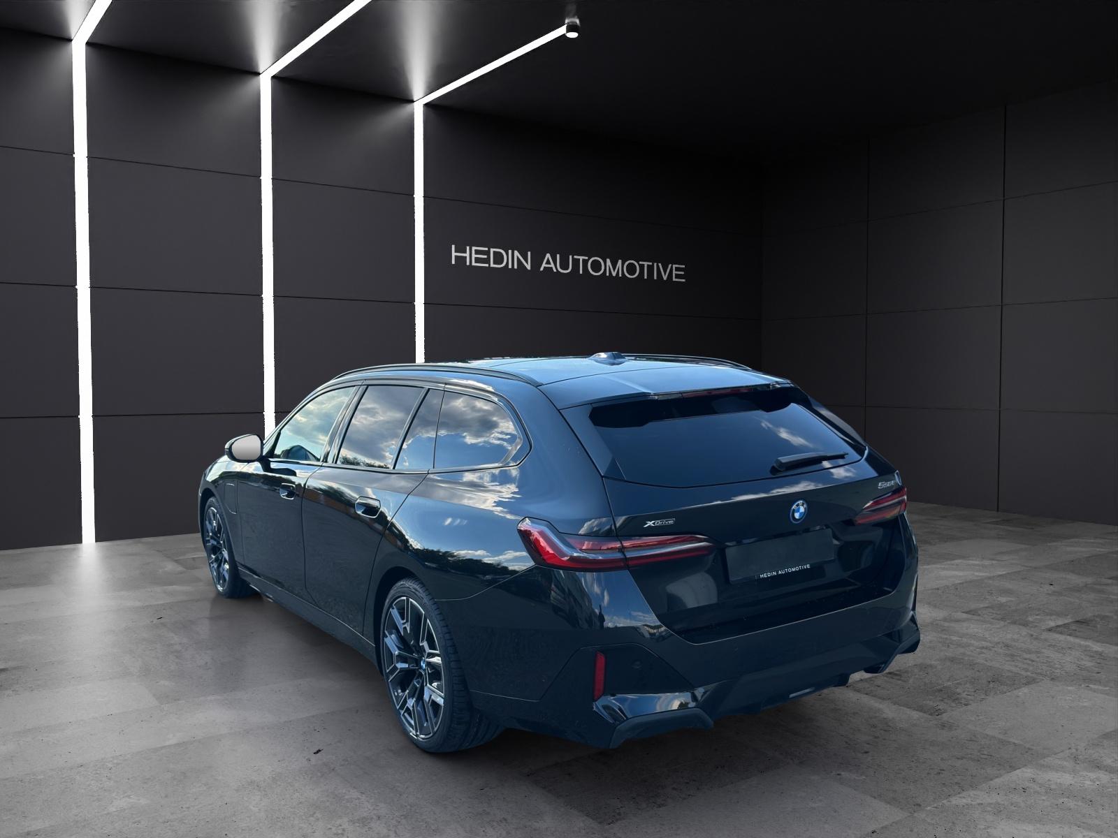 BMW 550e xDrive Touring-image-14