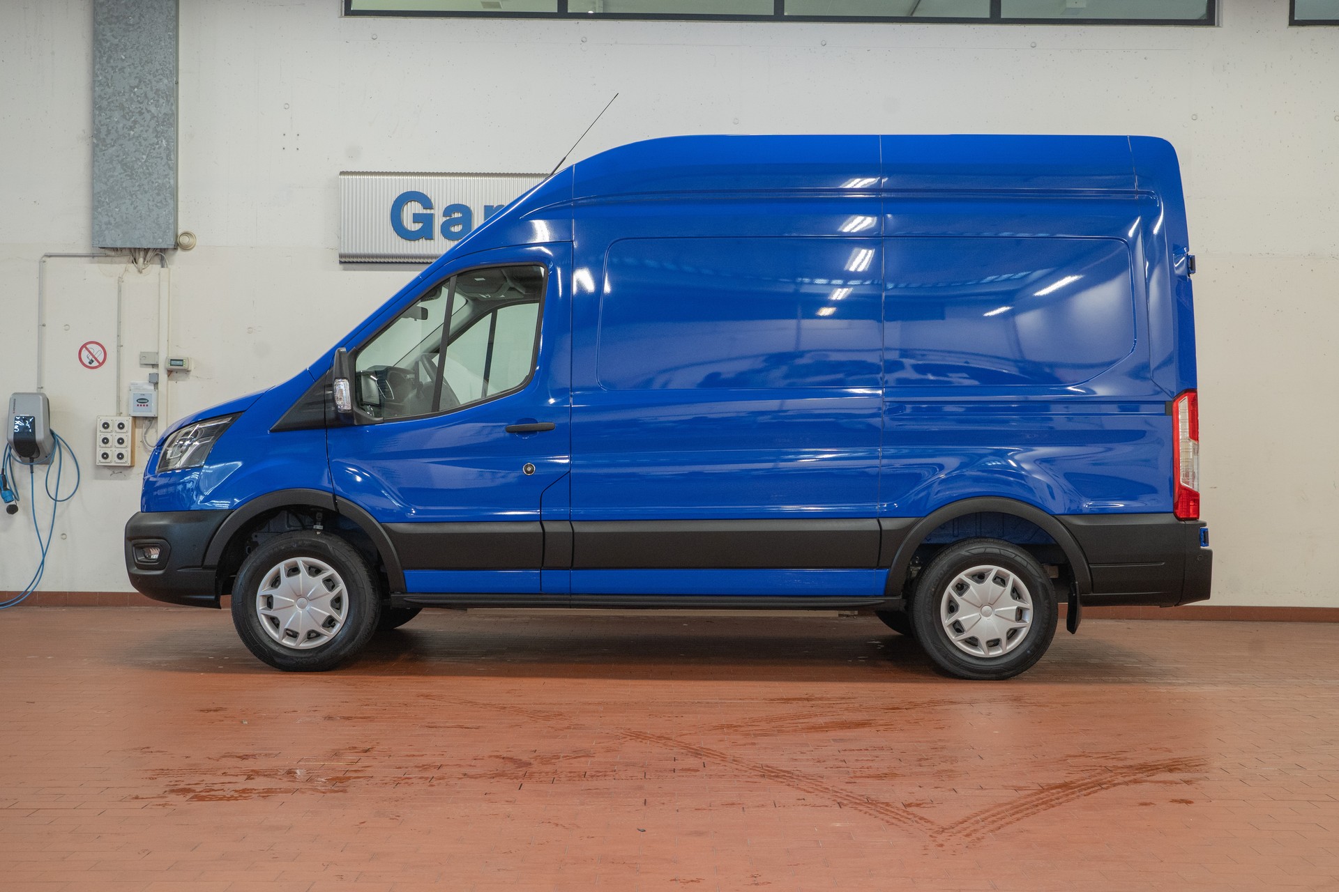 FORD E-Transit Van 390 L2H2 68kWh Trend-showroom-element-2