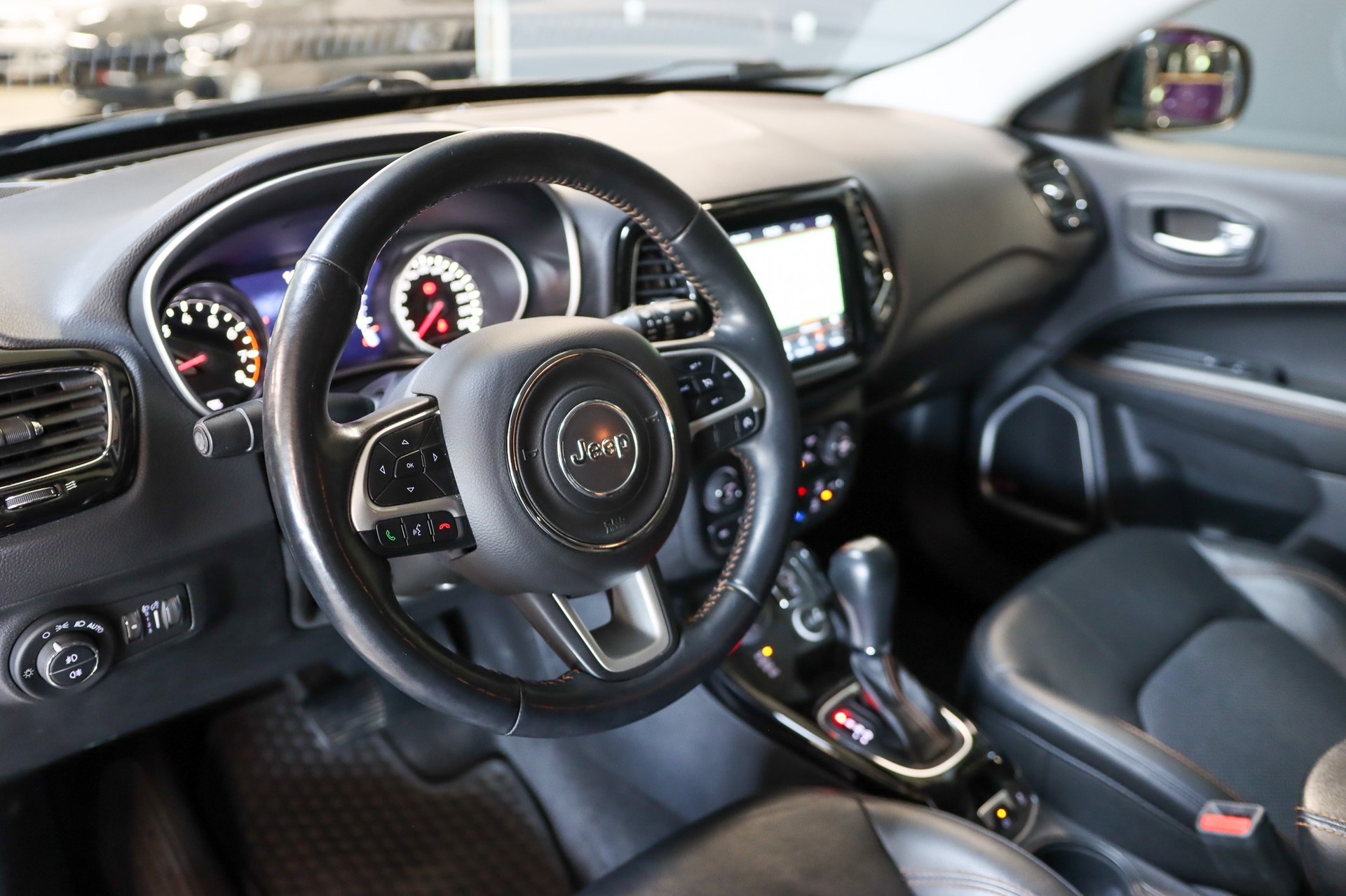 JEEP Compass 1.4 Turbo Limited AWD 9ATX-image-9