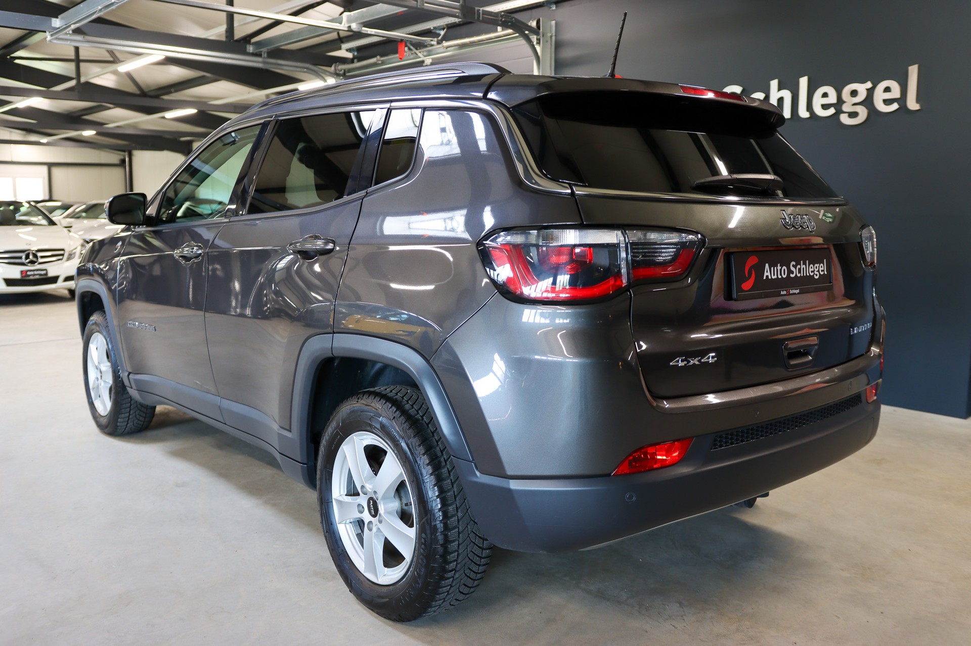 JEEP Compass 1.4 Turbo Limited AWD 9ATX-image-3