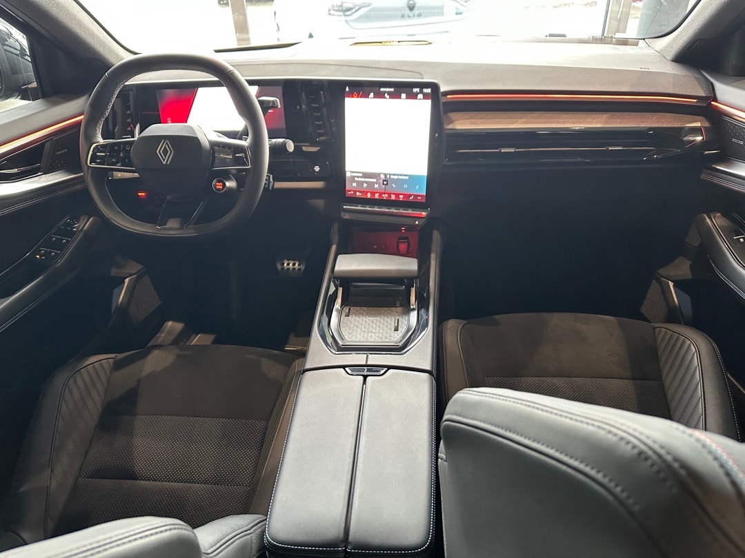 RENAULT Rafale 1.2 E-Tech Hybrid 200 Esprit Alpine-image-11