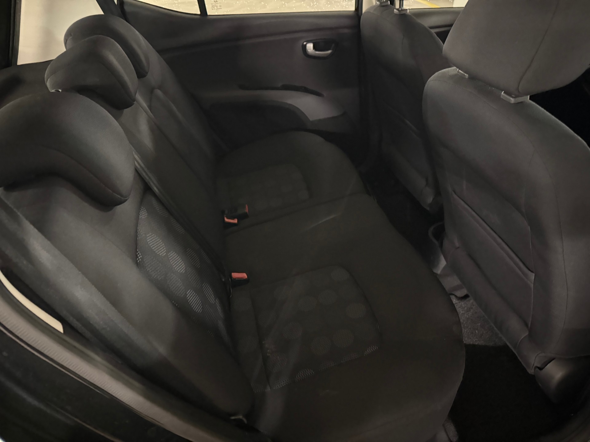 HYUNDAI i10 1.1 Comfort-image-8