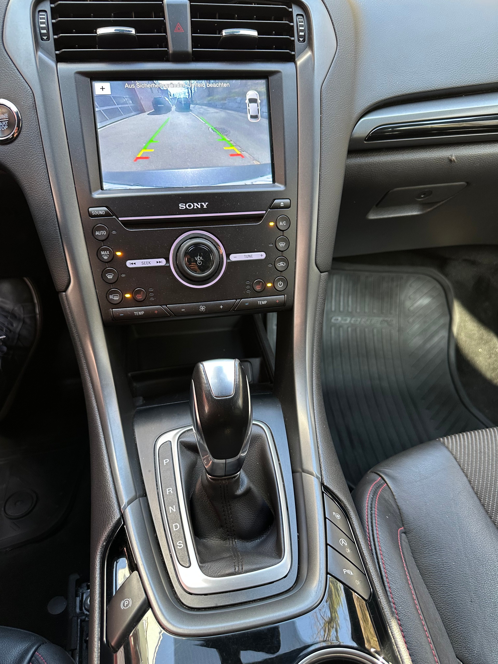 FORD Mondeo 2.0 TDCi ST-Line AWD PowerShift-image-12