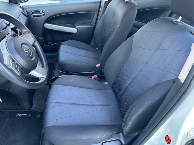 MAZDA 2 1.5i 16V Exclusive Automatic-image-6