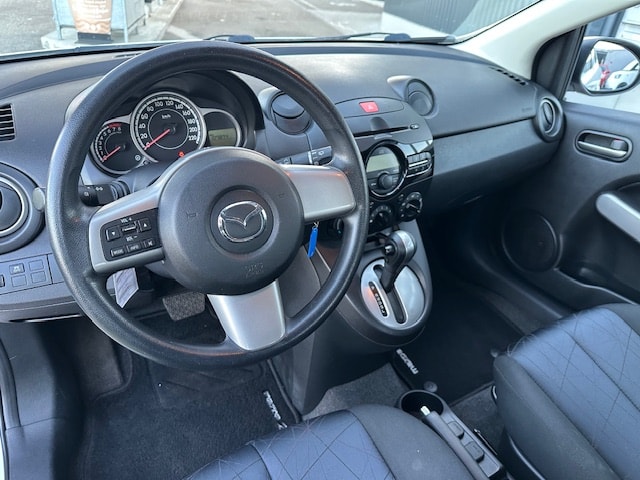 MAZDA 2 1.5i 16V Exclusive Automatic-image-7