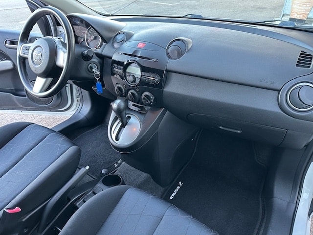MAZDA 2 1.5i 16V Exclusive Automatic-image-9
