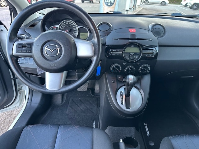 MAZDA 2 1.5i 16V Exclusive Automatic-image-8