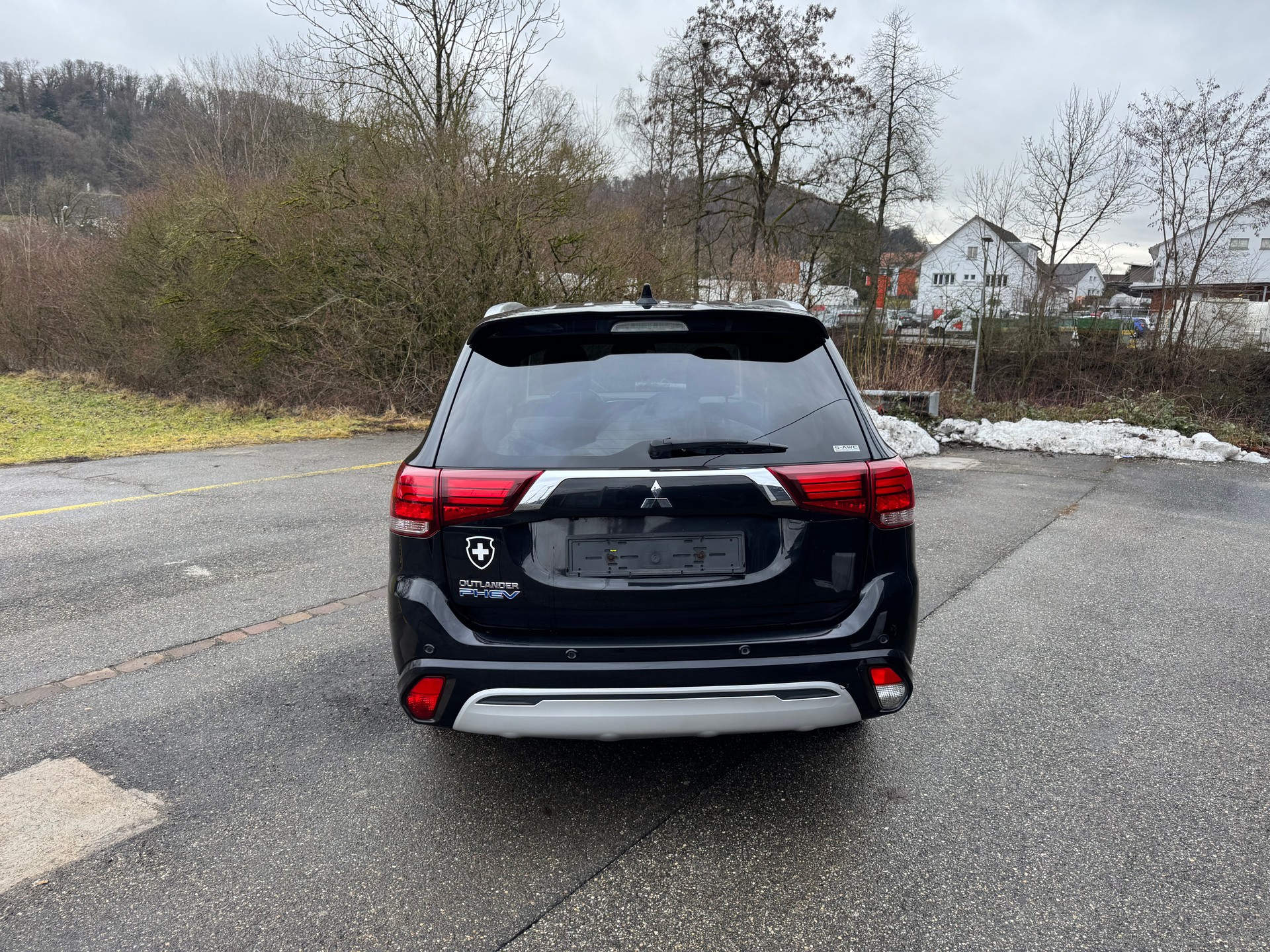 MITSUBISHI Outlander 2.4 PHEV Value 4WD Automatic-showroom-element-3