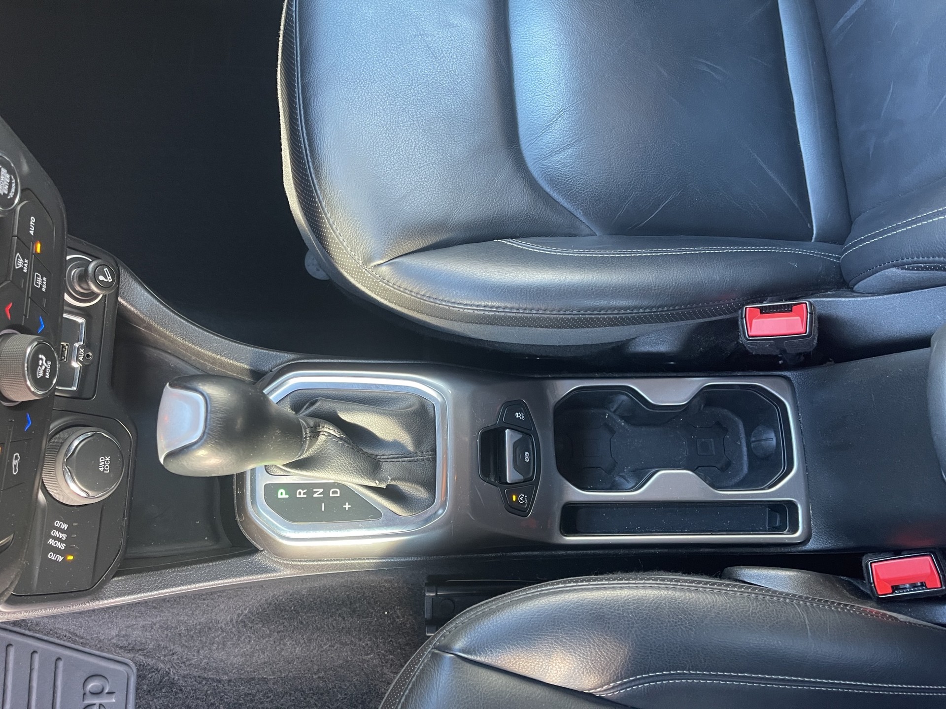 JEEP Renegade 1.4 Turbo Limited AWD-image-31