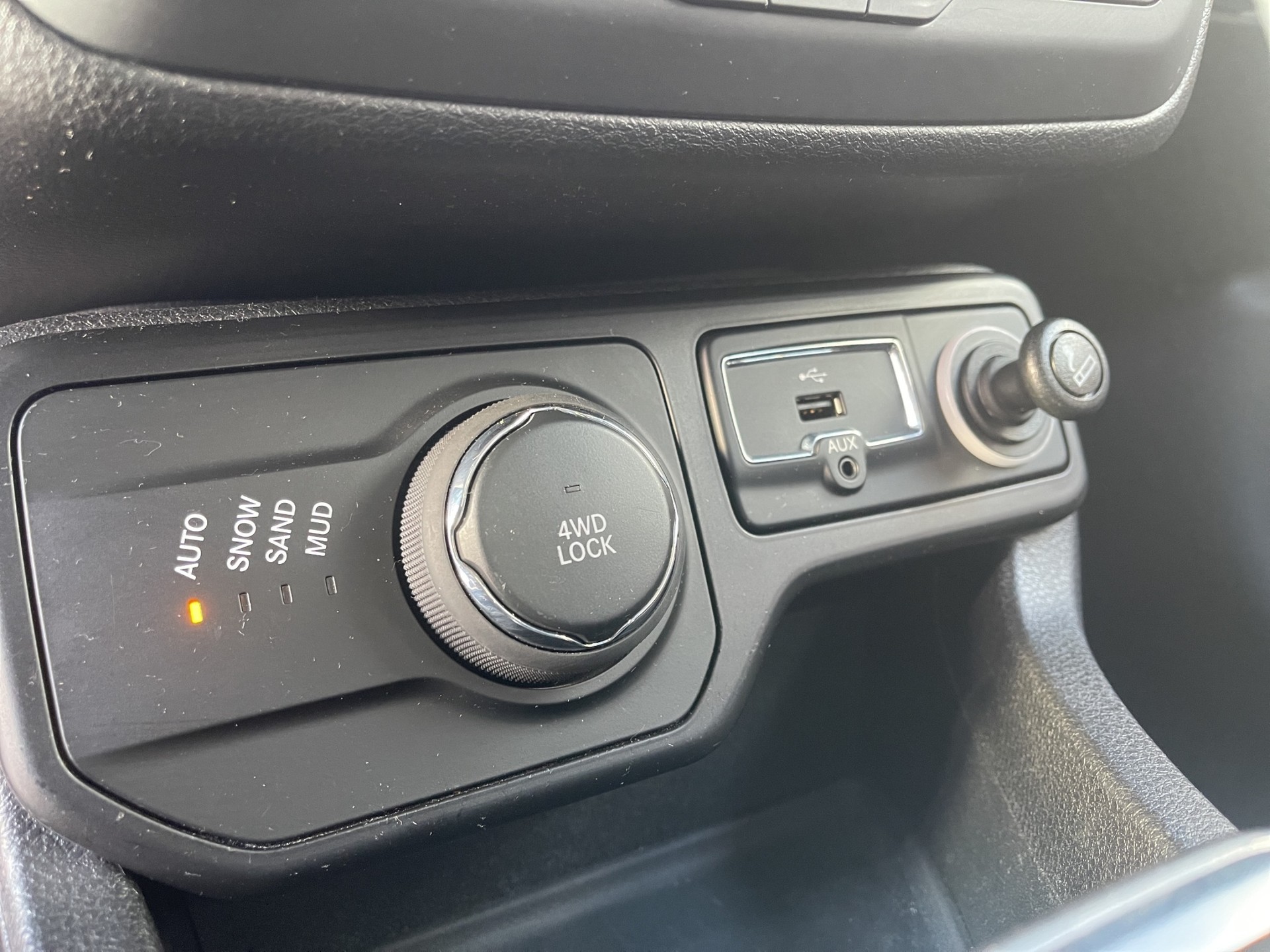 JEEP Renegade 1.4 Turbo Limited AWD-image-29