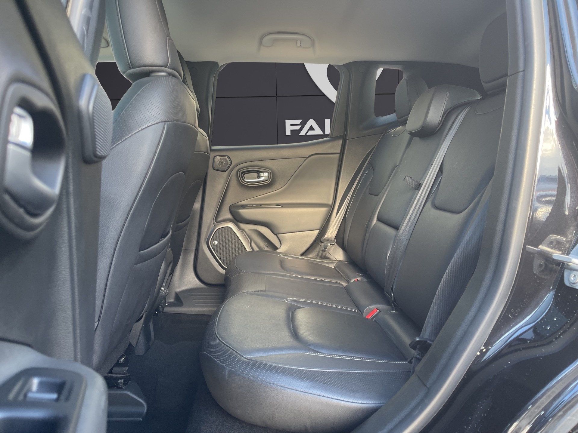 JEEP Renegade 1.4 Turbo Limited AWD-image-11
