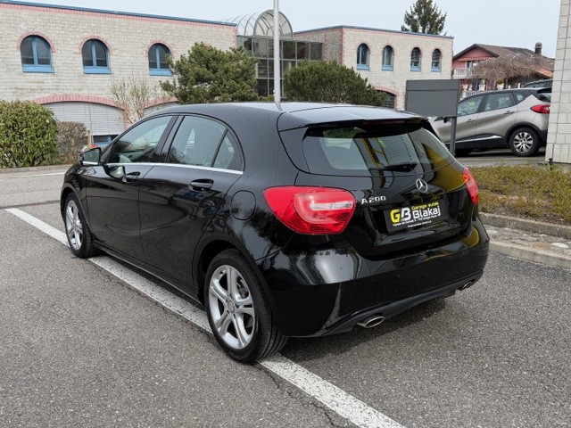 MERCEDES-BENZ A 200 Urban-image-4