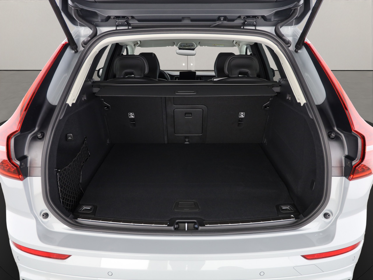 VOLVO XC60 2.0 T8 TE Ultra Dark eAWD-showroom-element-3
