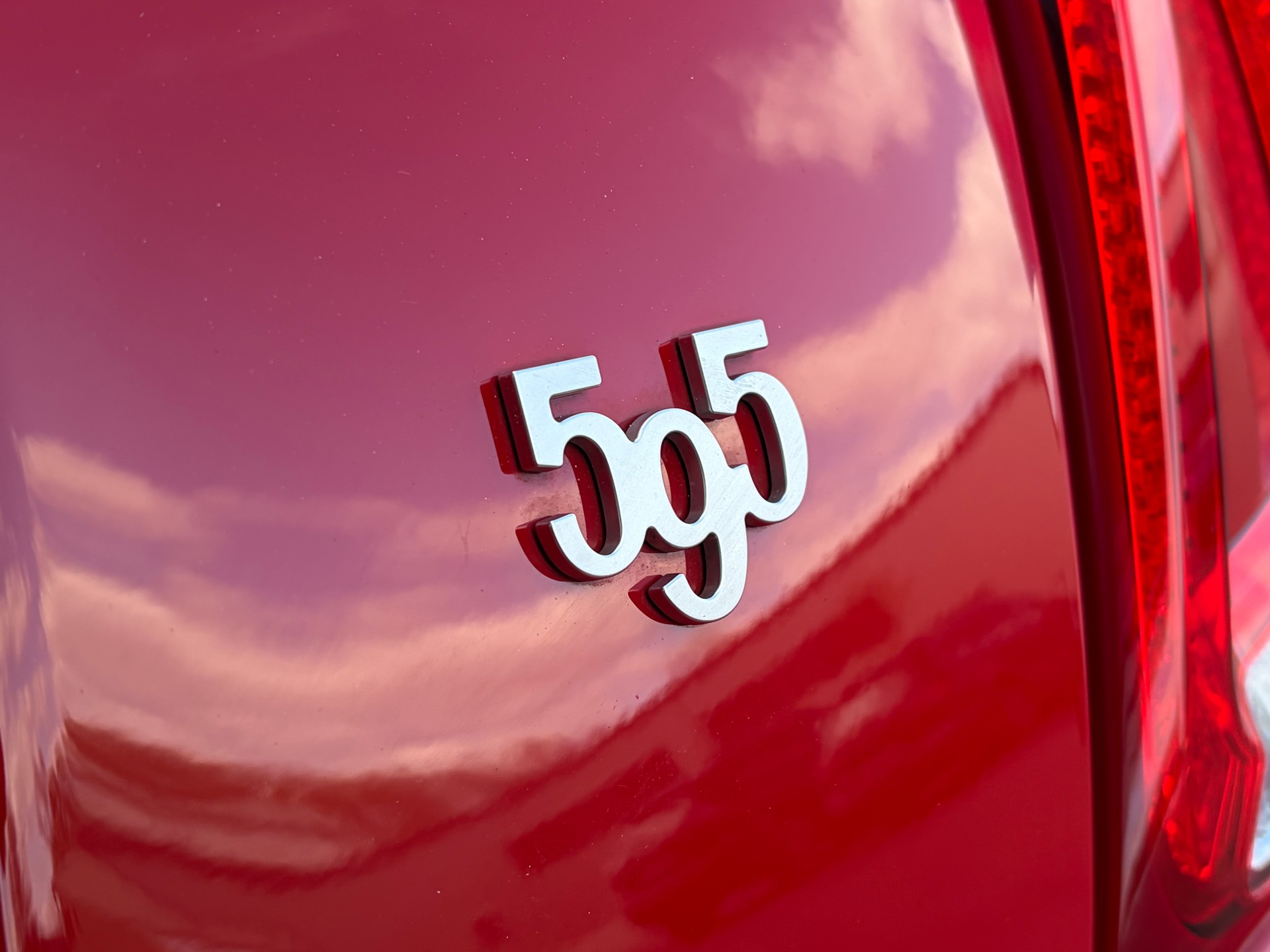 FIAT 595 1.4 16V Turbo Abarth 595 Grand Prix Edition-image-7