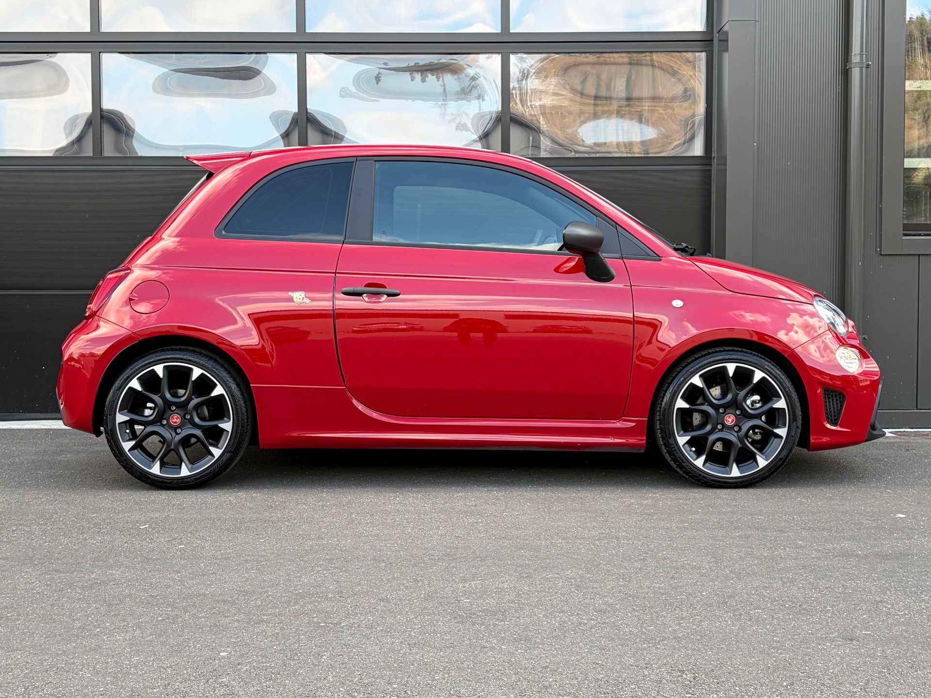 FIAT 595 1.4 16V Turbo Abarth 595 Grand Prix Edition-image-1
