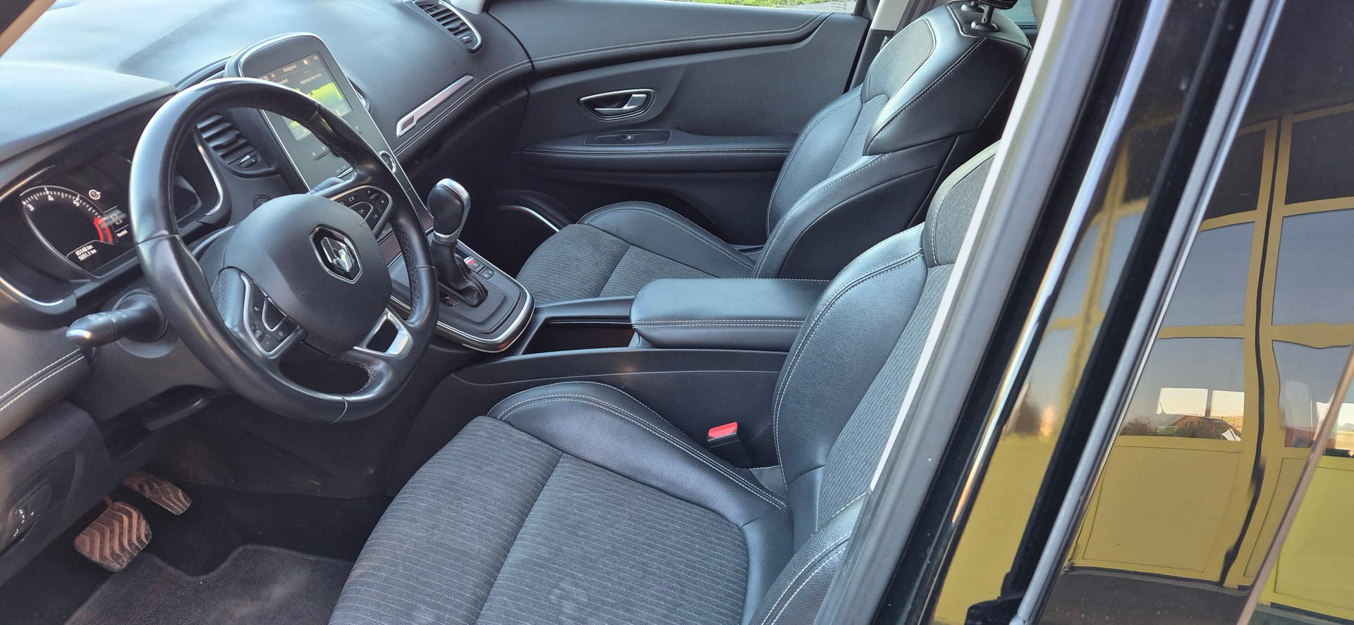 RENAULT Grand Scénic 1.3 16V Turbo Black Edition EDC-image-6