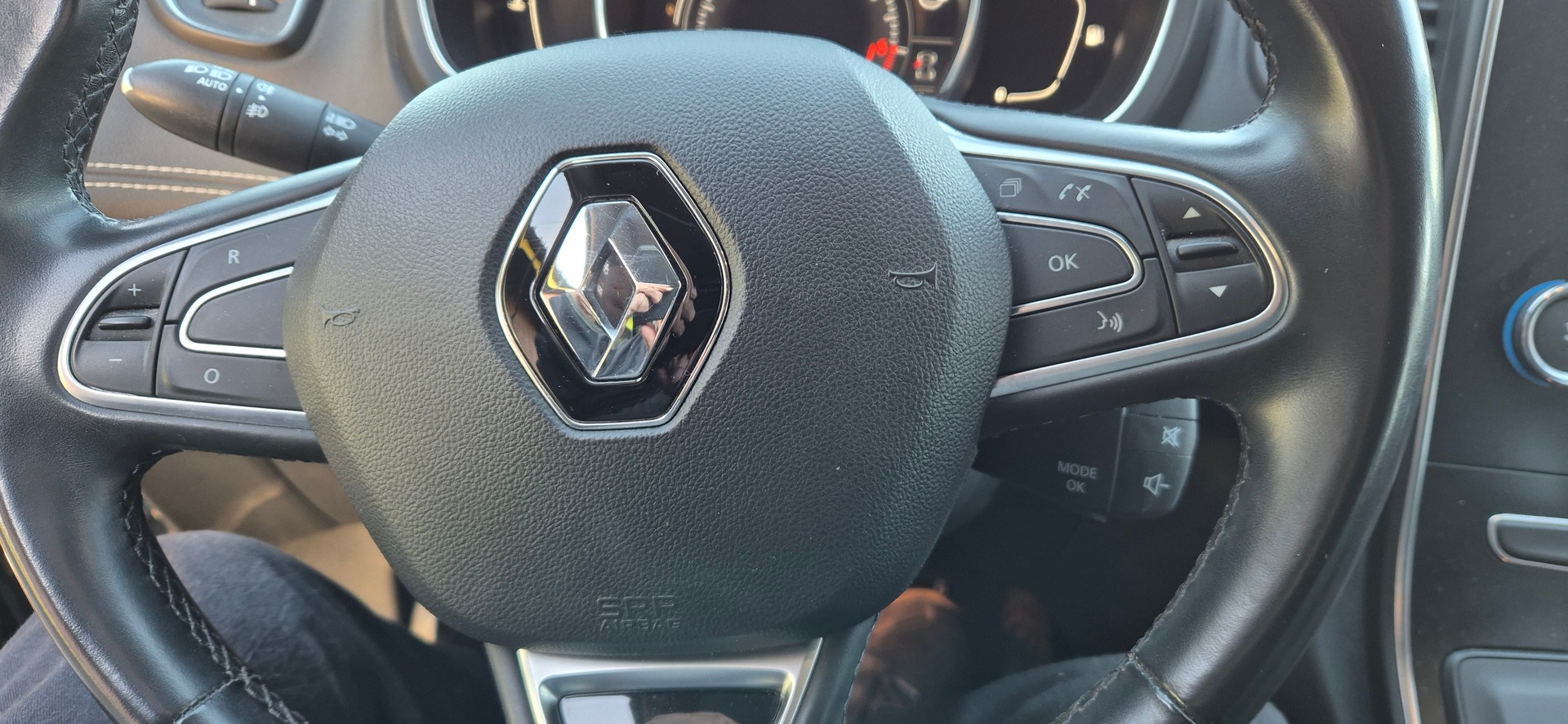 RENAULT Grand Scénic 1.3 16V Turbo Black Edition EDC-image-10