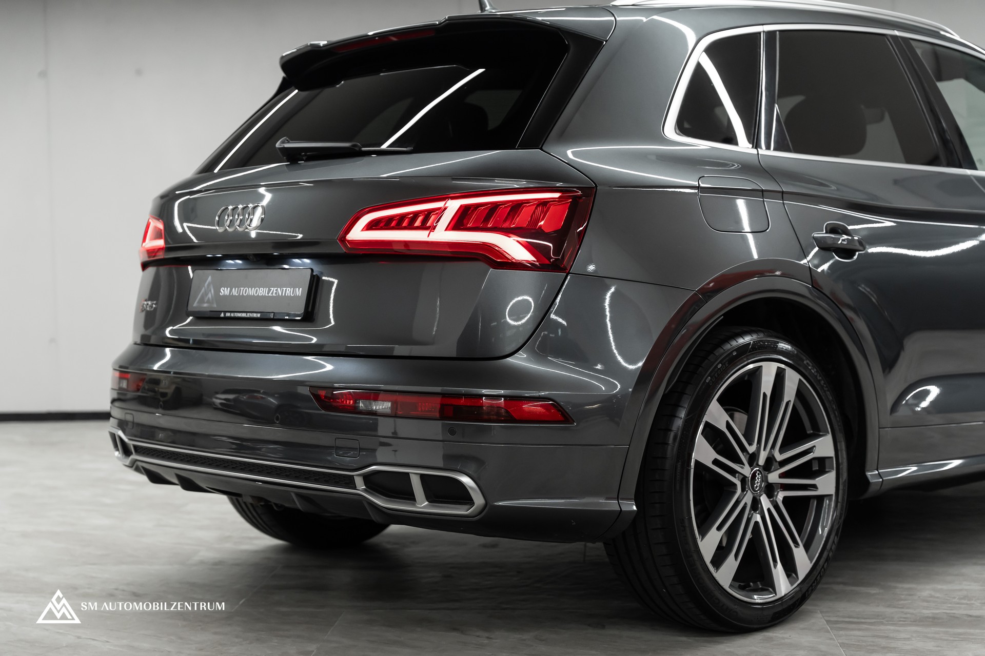 AUDI SQ5 3.0 V6 TFSI quattro T-Tronic / Panorama / Head-Up / Bang & Olufsen / Rautensteppung / Matrix LED-image-9