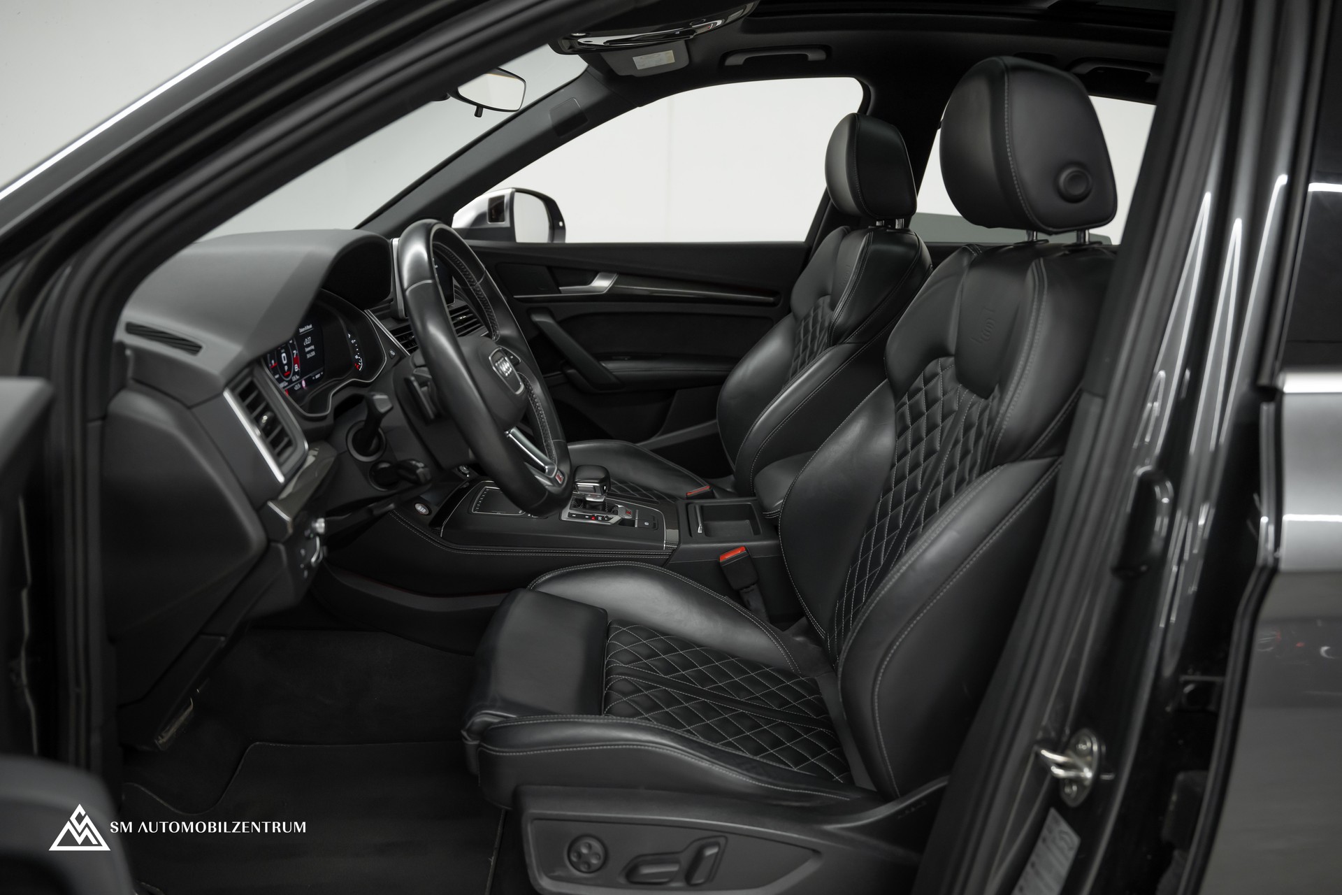 AUDI SQ5 3.0 V6 TFSI quattro T-Tronic / Panorama / Head-Up / Bang & Olufsen / Rautensteppung / Matrix LED-image-17