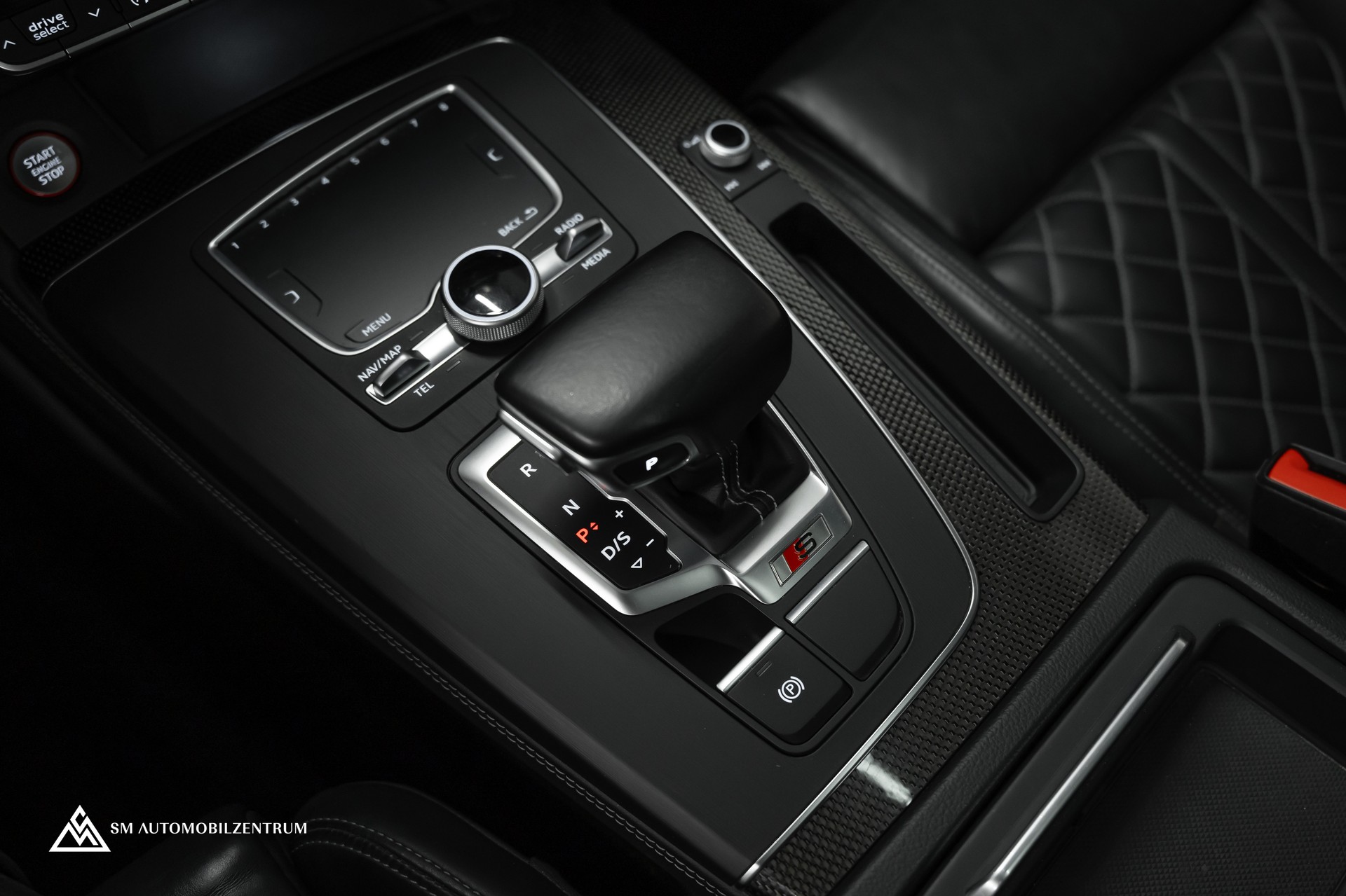 AUDI SQ5 3.0 V6 TFSI quattro T-Tronic / Panorama / Head-Up / Bang & Olufsen / Rautensteppung / Matrix LED-image-31