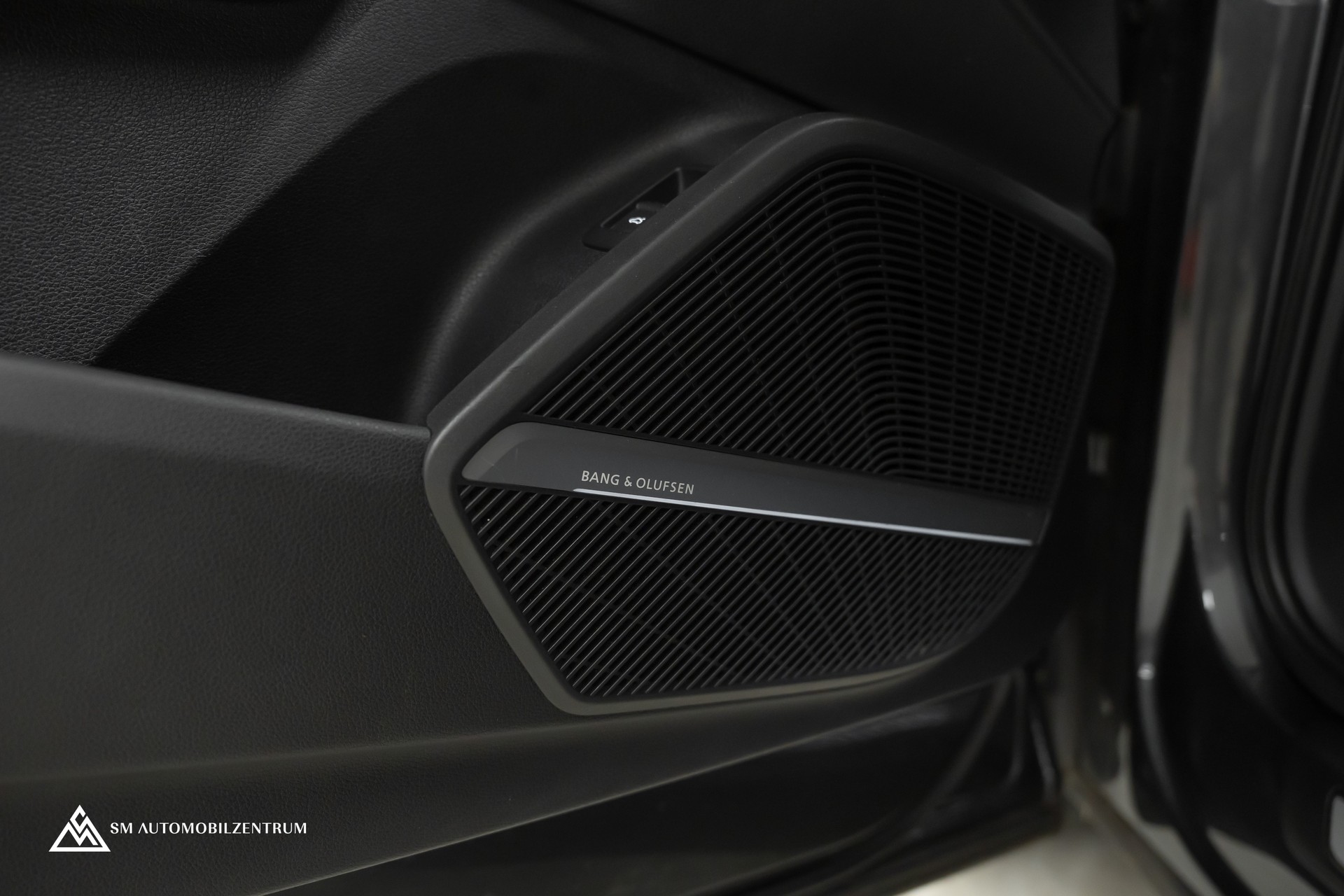 AUDI SQ5 3.0 V6 TFSI quattro T-Tronic / Panorama / Head-Up / Bang & Olufsen / Rautensteppung / Matrix LED-image-23