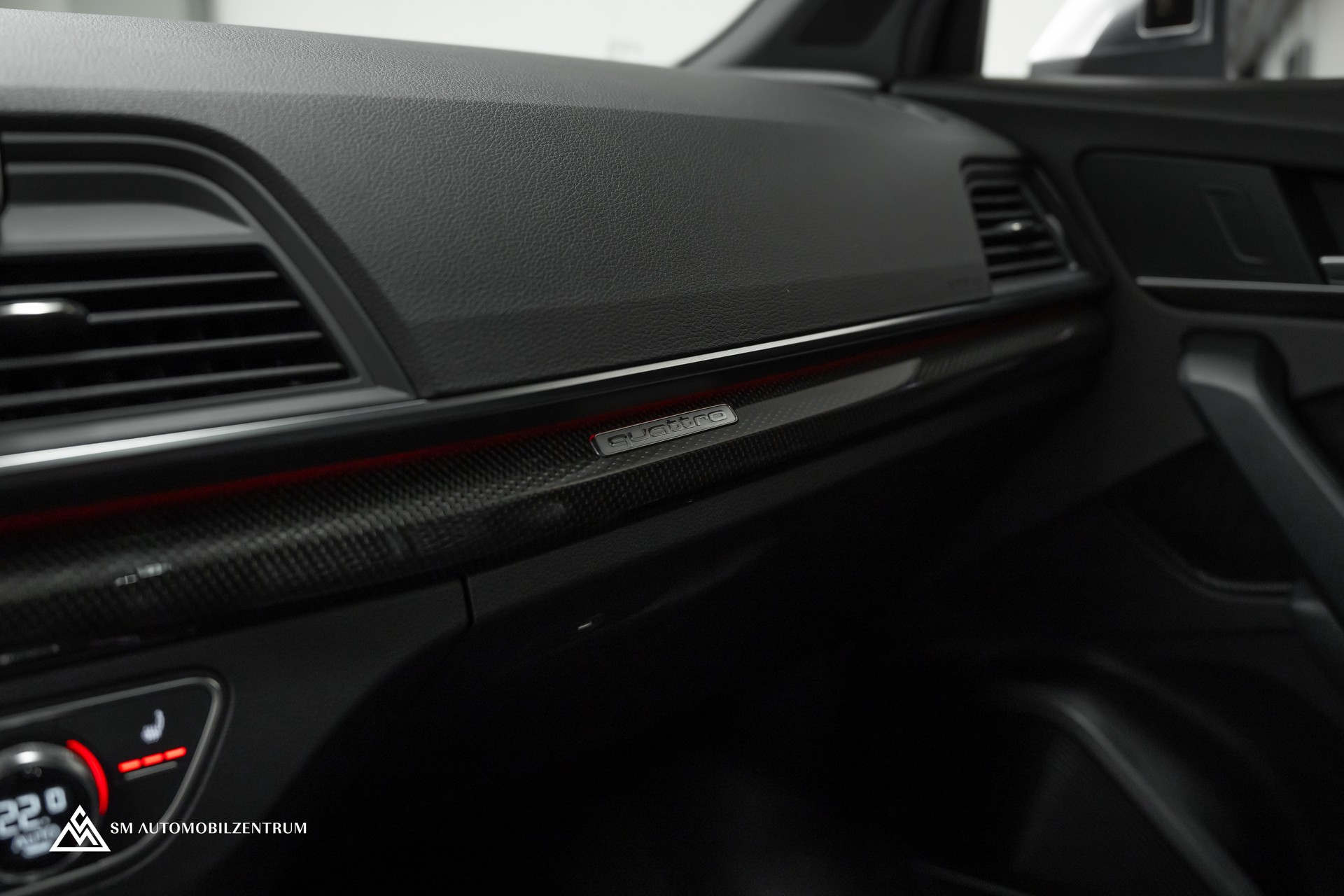 AUDI SQ5 3.0 V6 TFSI quattro T-Tronic / Panorama / Head-Up / Bang & Olufsen / Rautensteppung / Matrix LED-image-32