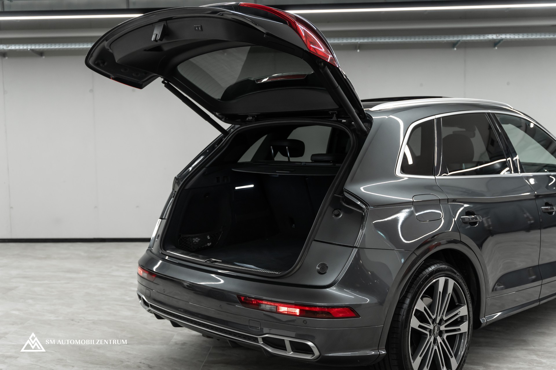 AUDI SQ5 3.0 V6 TFSI quattro T-Tronic / Panorama / Head-Up / Bang & Olufsen / Rautensteppung / Matrix LED-image-10