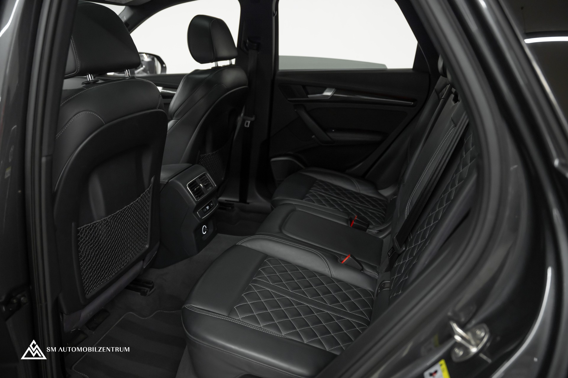 AUDI SQ5 3.0 V6 TFSI quattro T-Tronic / Panorama / Head-Up / Bang & Olufsen / Rautensteppung / Matrix LED-image-19