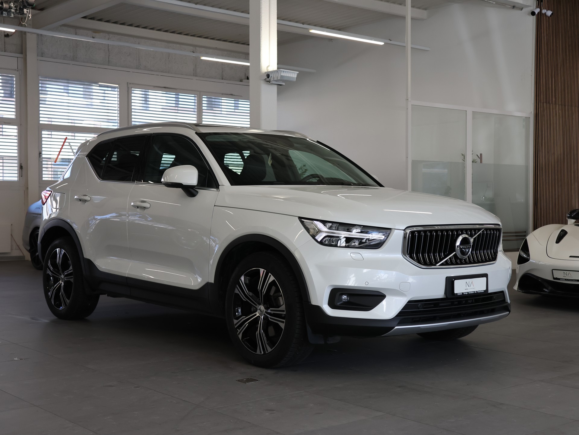 VOLVO XC40 T4 AWD Inscription Geartronic *Panorama*Harman/Kardon*360°*-showroom-element-1