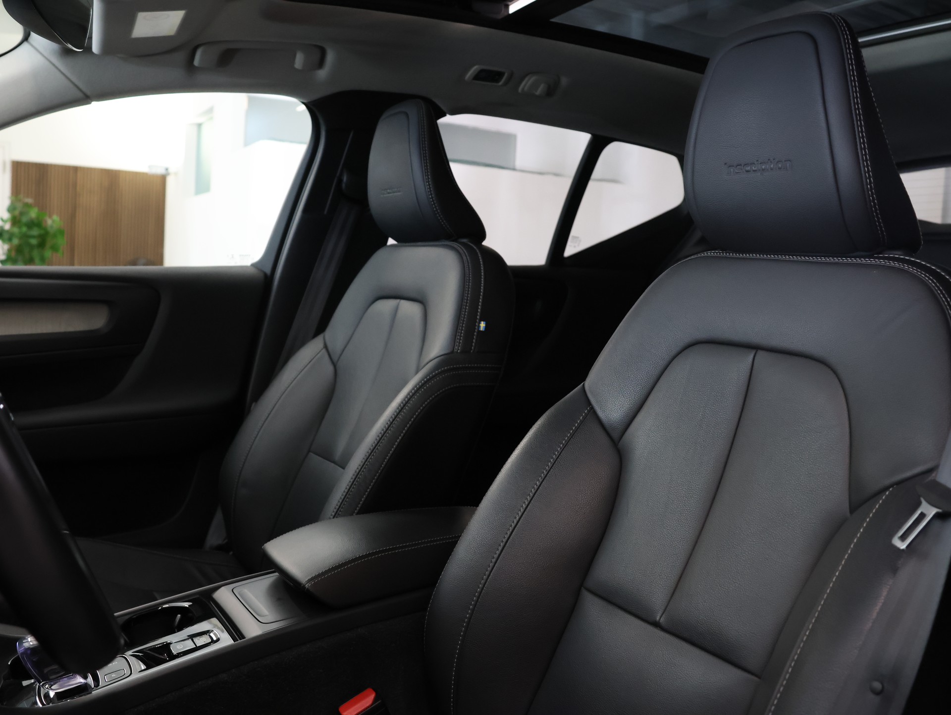 VOLVO XC40 T4 AWD Inscription Geartronic *Panorama*Harman/Kardon*360°*-image-19