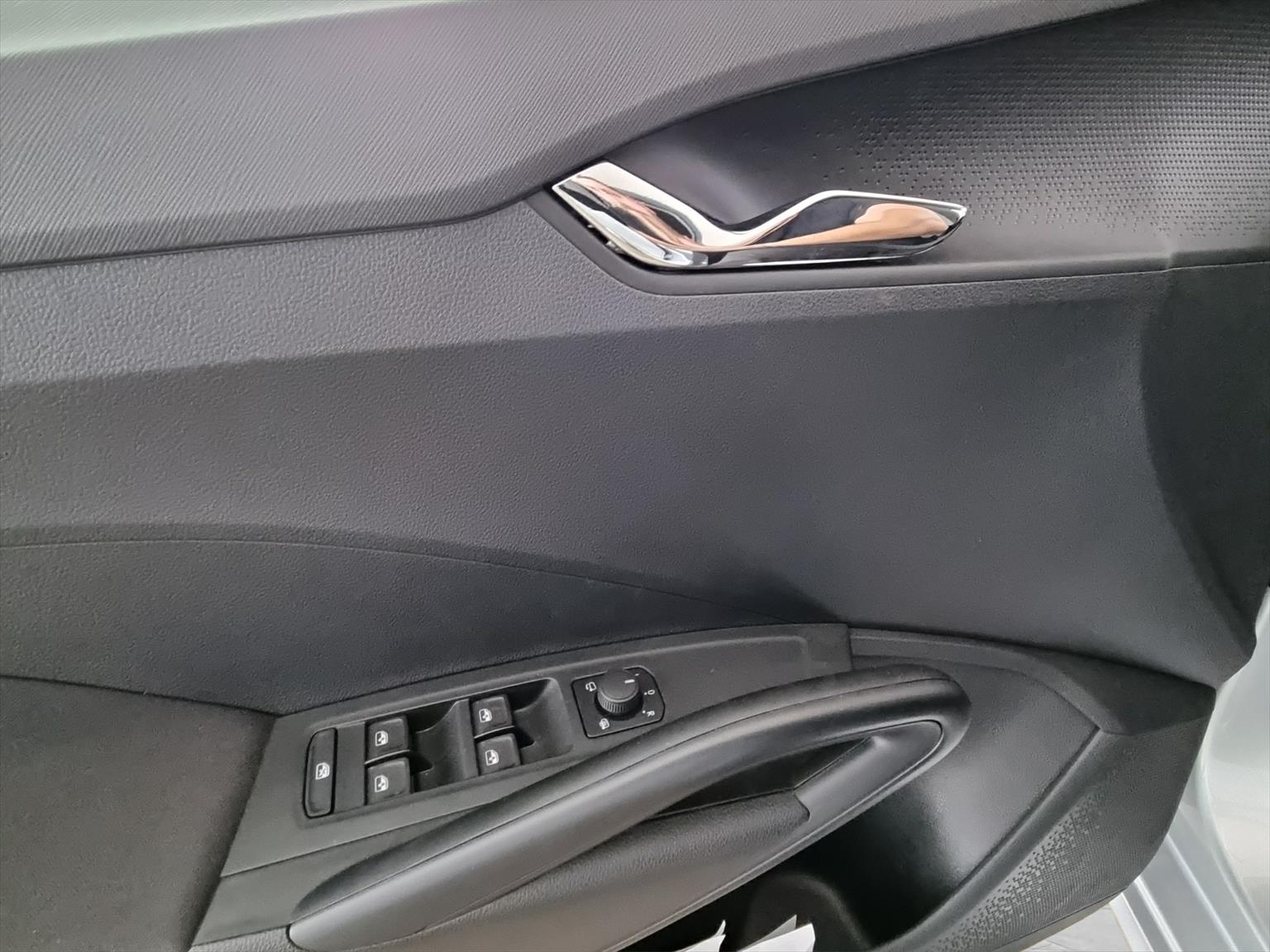 SKODA Fabia 1.0 TSI Selection *5Jahre Garantie*-image-11