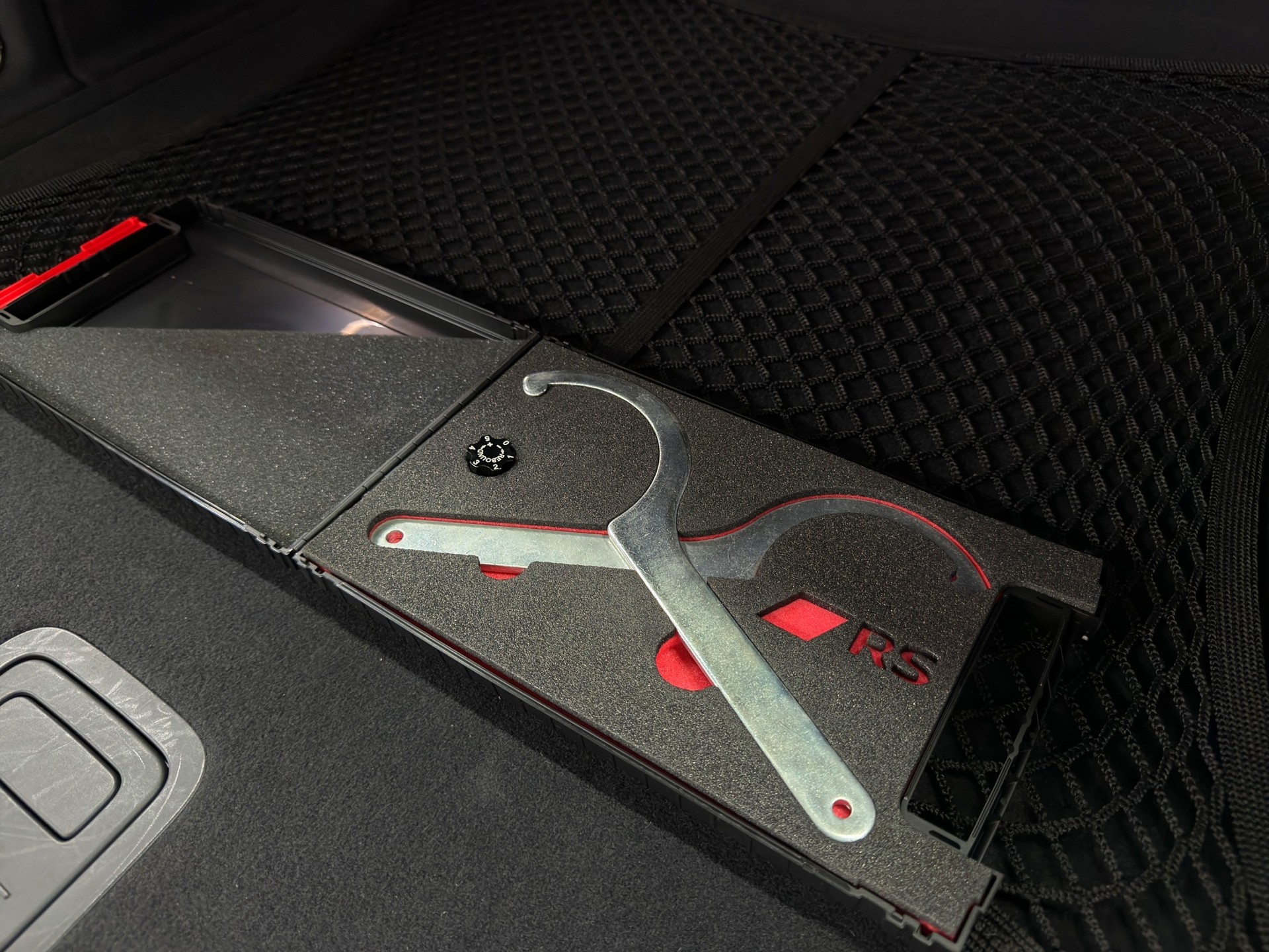 AUDI RS4 Avant quattro Competition plus tiptronic-image-25