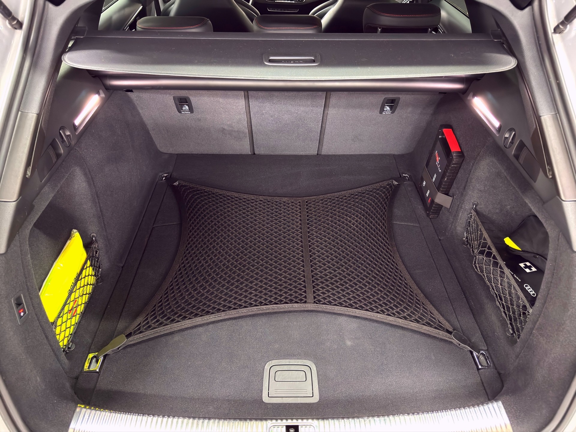 AUDI RS4 Avant quattro Competition plus tiptronic-image-28