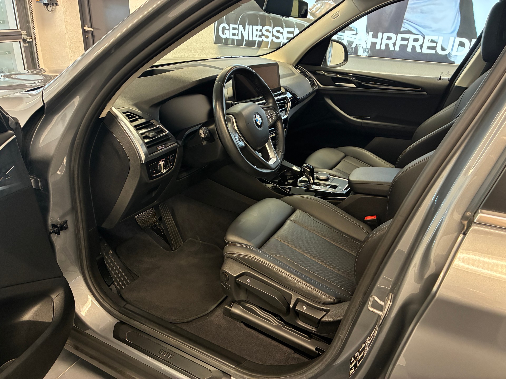 BMW X3 20d xDrive-image-8