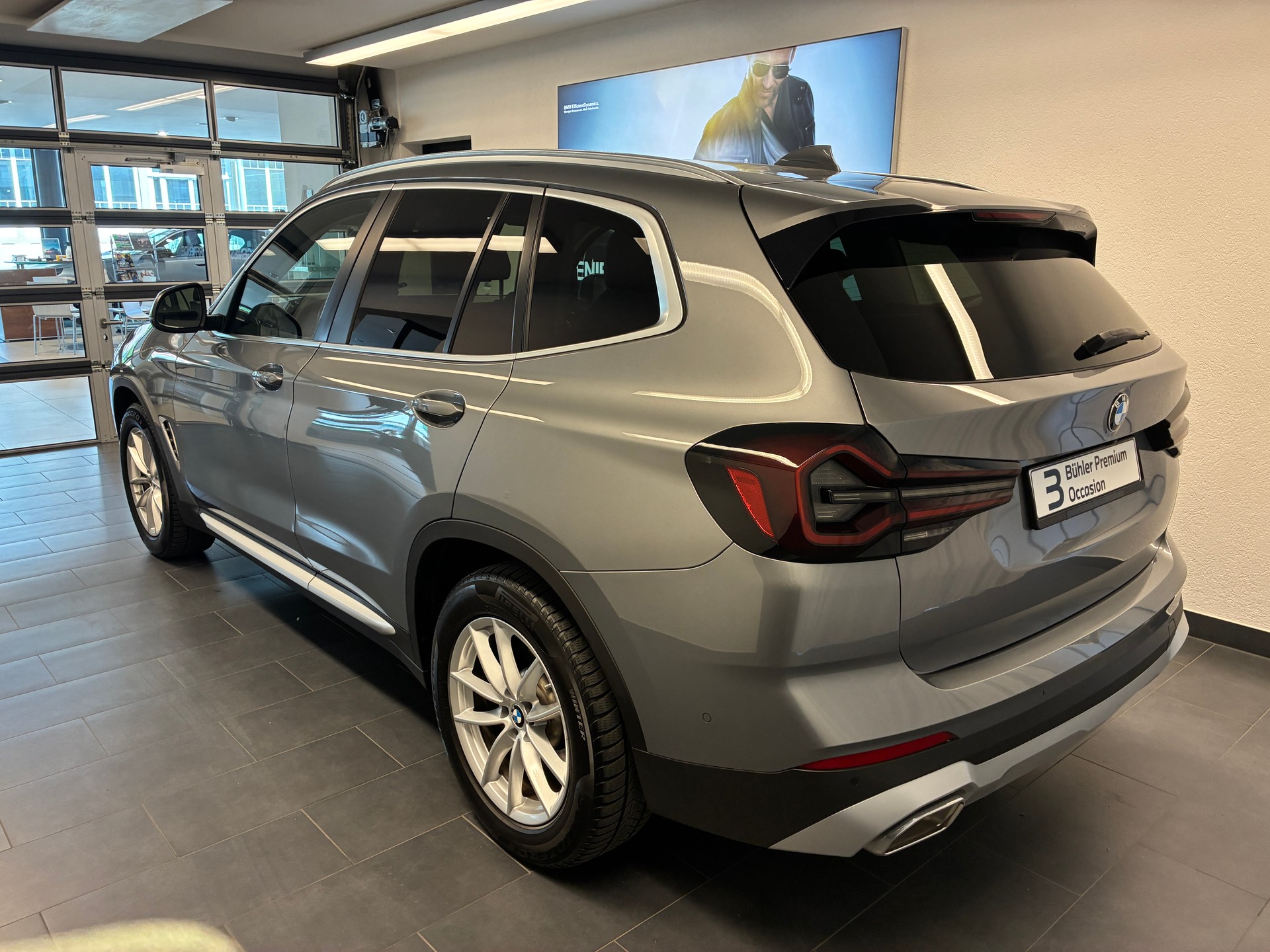 BMW X3 20d xDrive-showroom-element-3