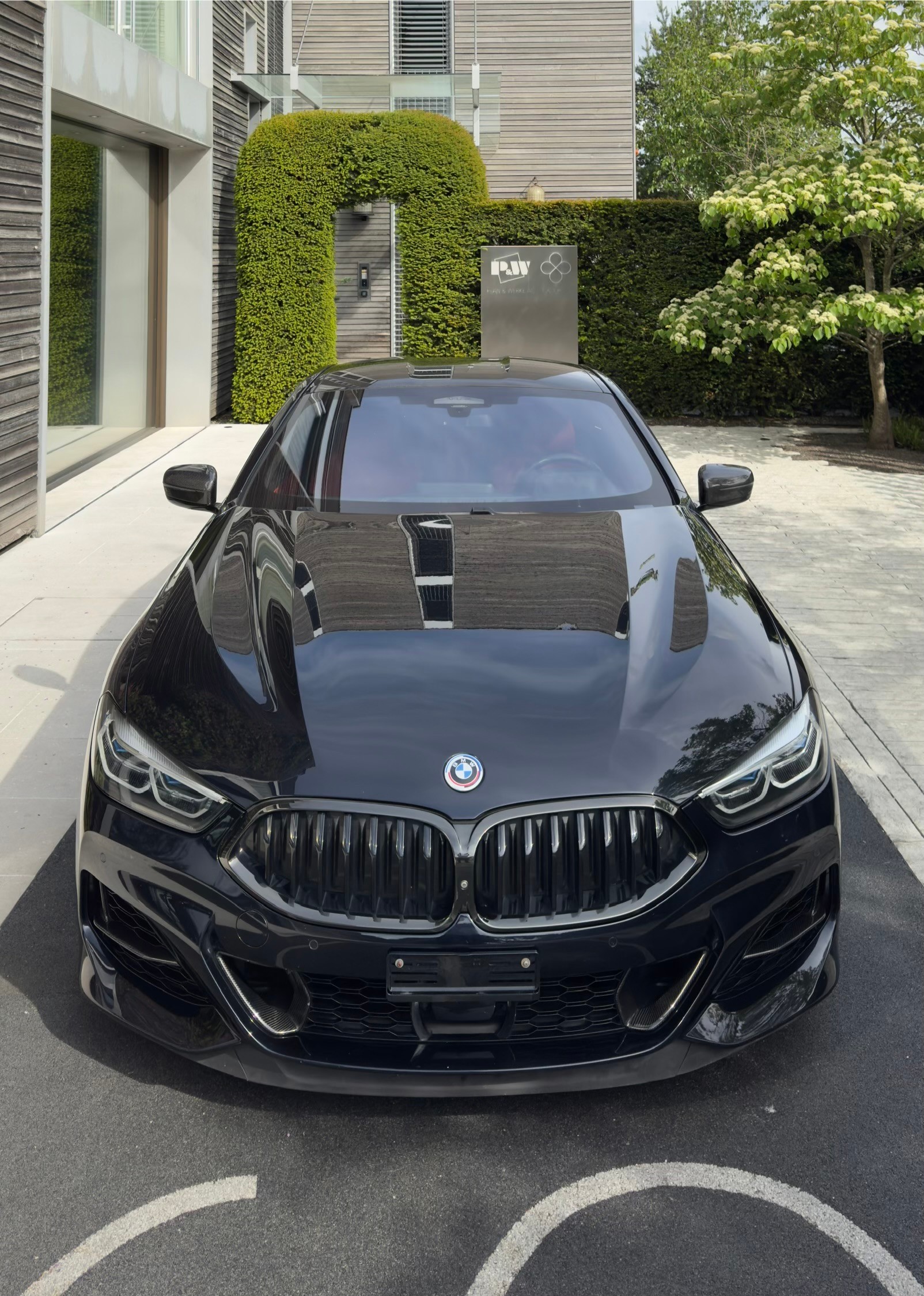 BMW M850i xDrive-image-2