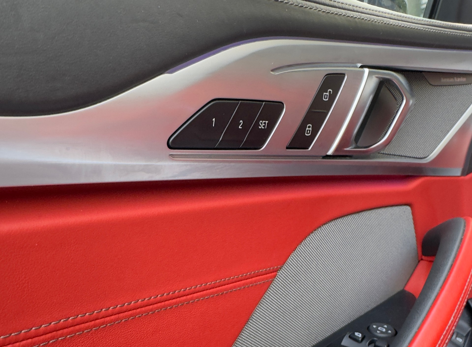 BMW M850i xDrive-image-5