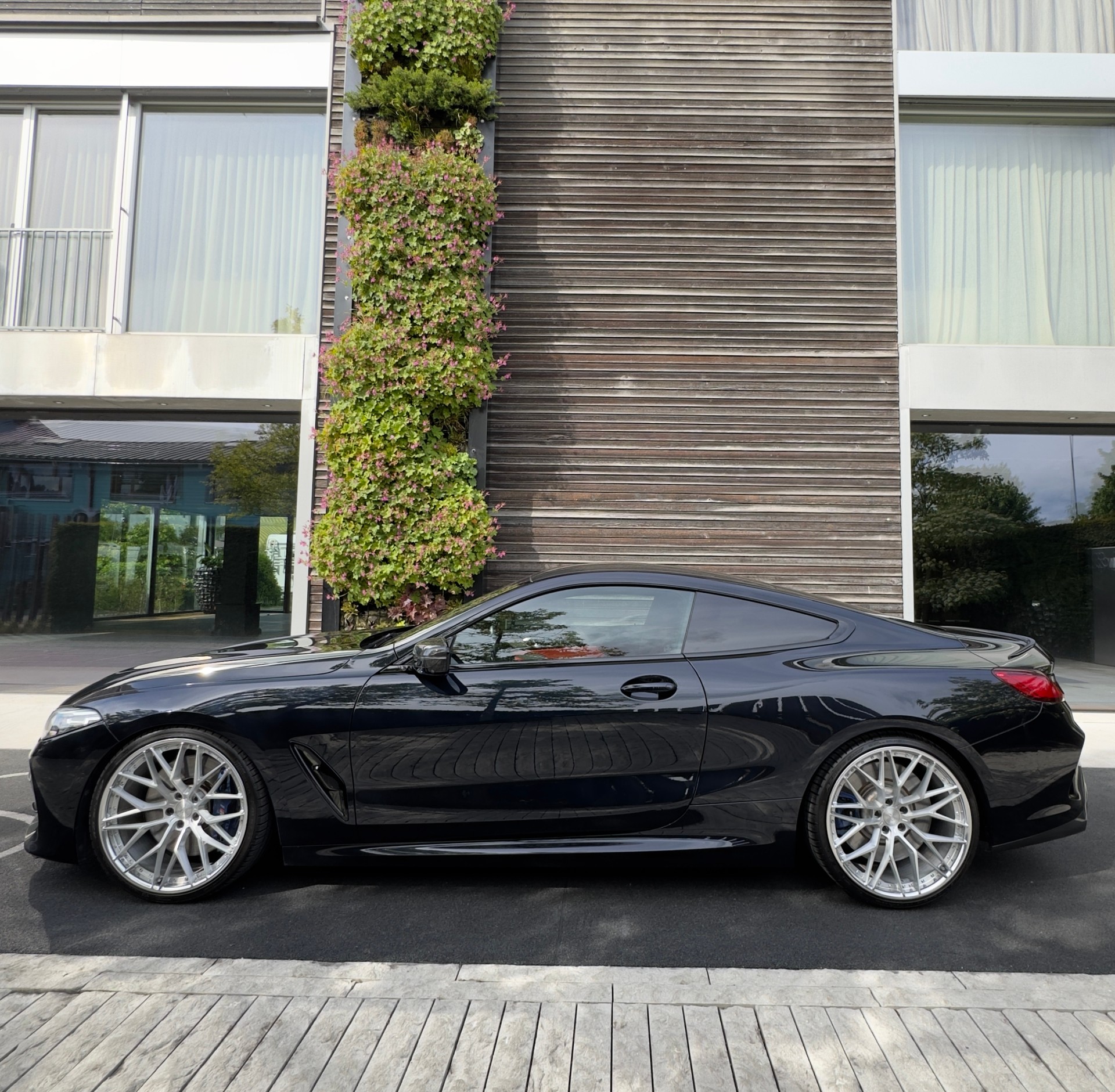 BMW M850i xDrive-image-1