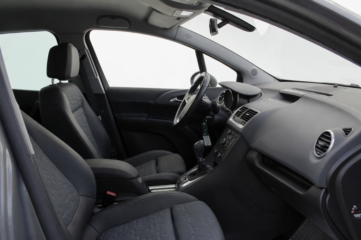 OPEL Meriva 1.7 CDTi Cosmo Automatic-image-14
