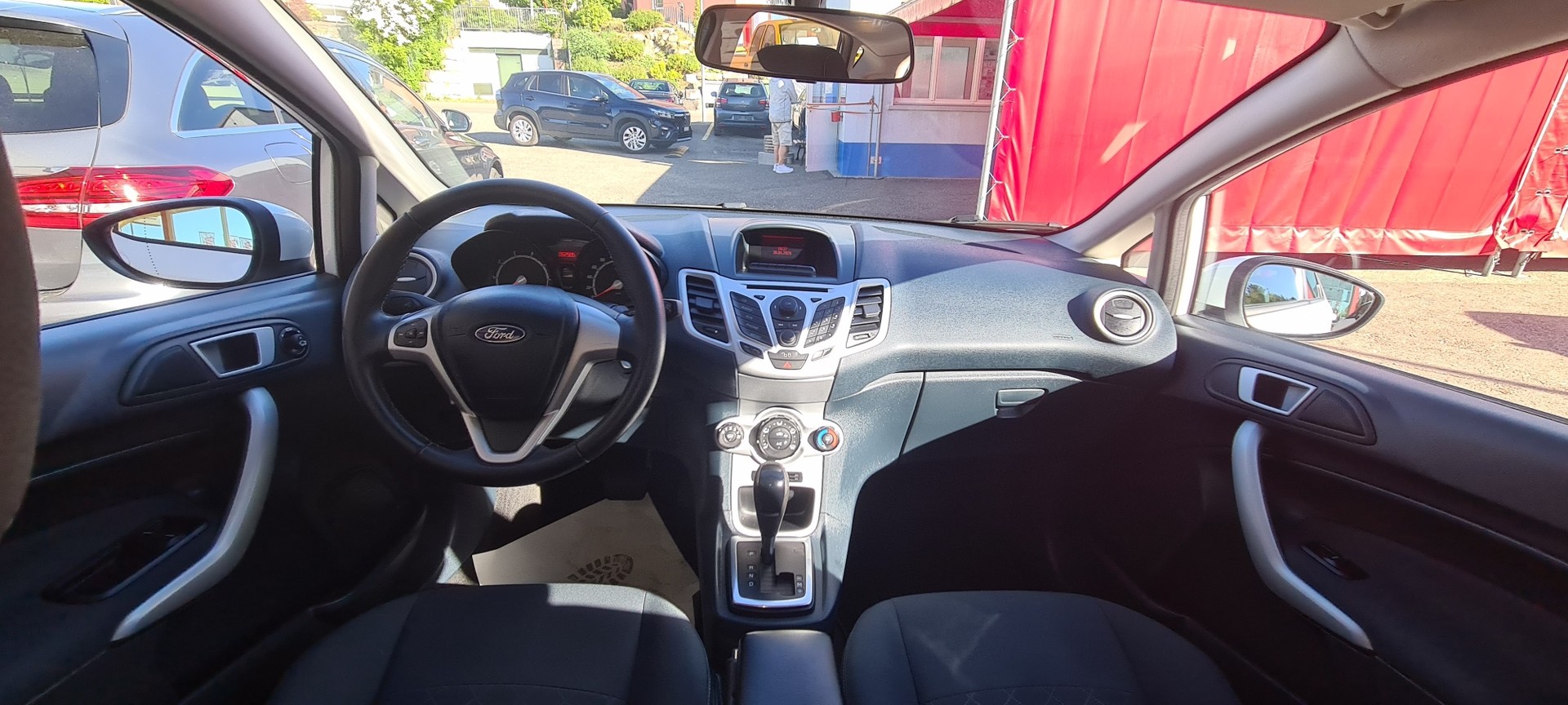 FORD Fiesta 1.4 16V Titanium Automatic-image-21